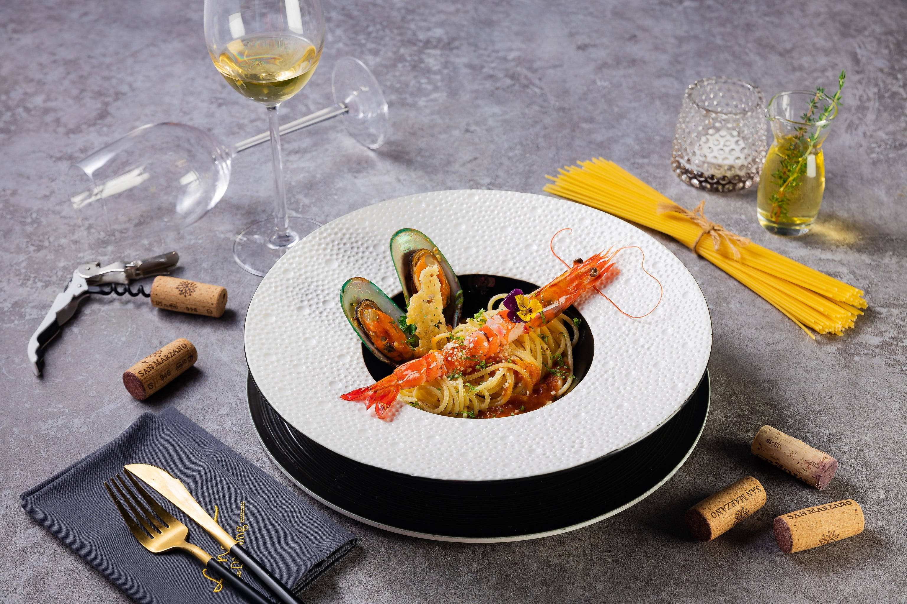 prawns and mussels pasta, shrimp, mussels, 2K Desktop Wallpaper