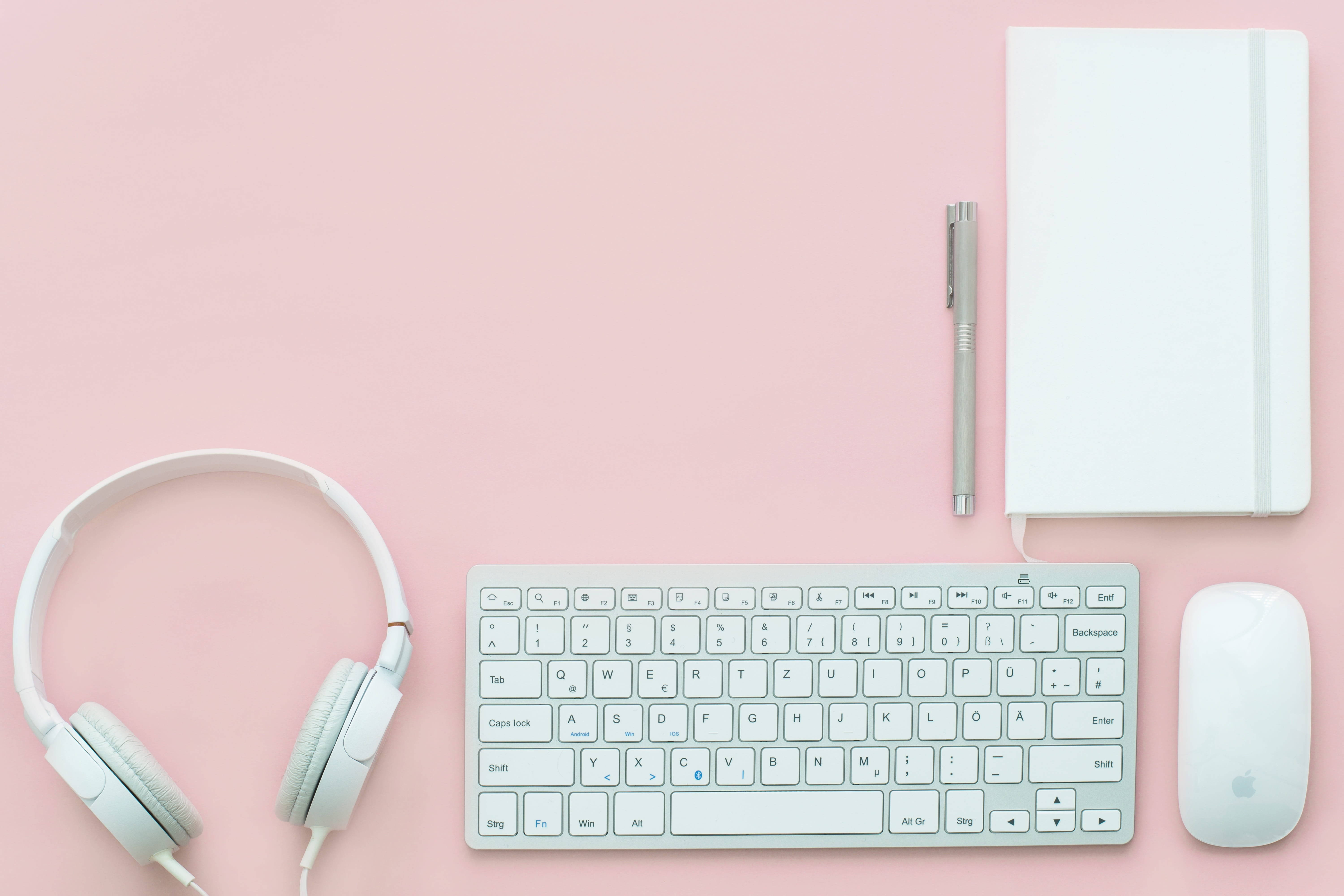 Pastel Desktop, white keyboard, mouse, 5K Desktop Wallpaper