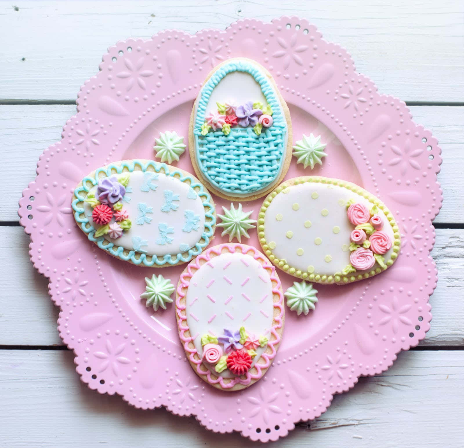 Pastel Easter, Easter egg-shaped sugar cookies, floral icing, HD Desktop Wallpaper