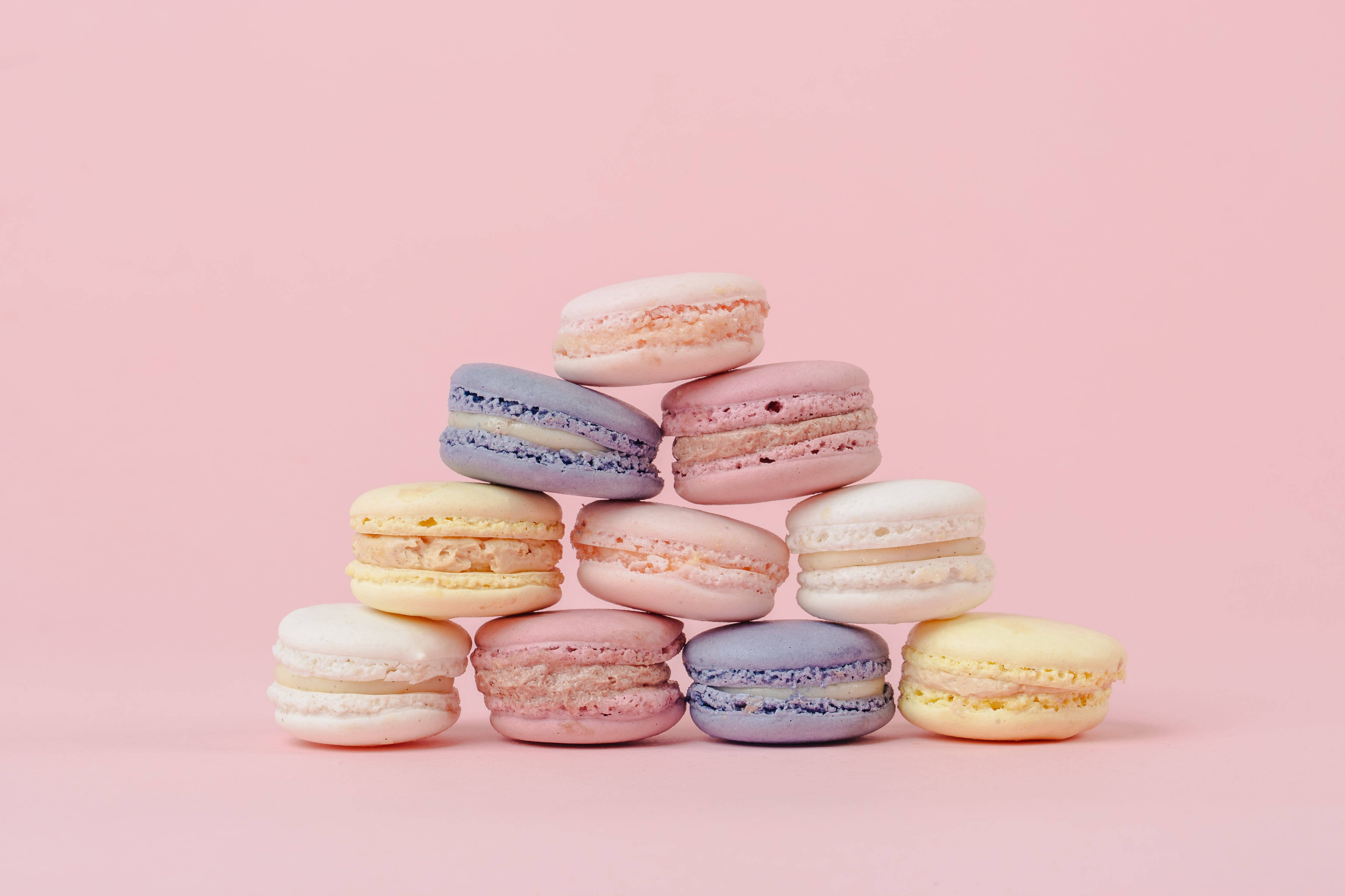 pastel macarons, soft pink, yellow, 4K Desktop Wallpaper