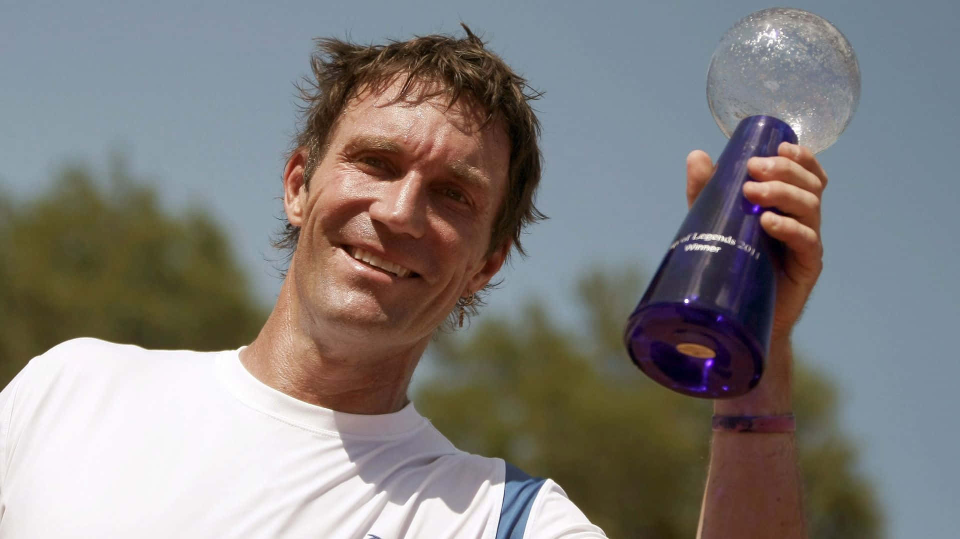 Pat Cash, purple and clear glass trophy, white shirt, Full HD Desktop Wallpaper