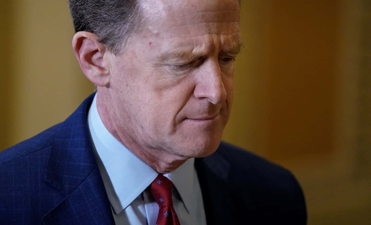 Pat Toomey, blue suit, red tie, HD Desktop Wallpaper