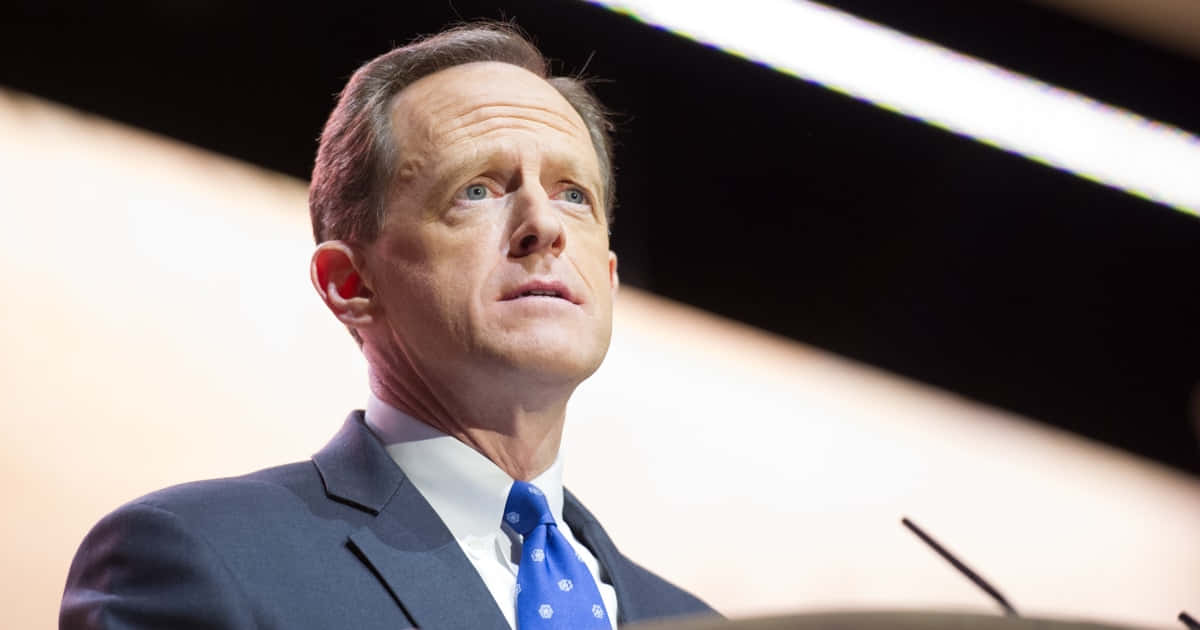 Pat Toomey, dark suit, blue tie, SD Desktop Wallpaper
