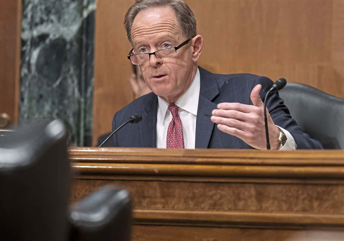 Pat Toomey, committee meeting, wooden hearing table, SD Desktop Wallpaper