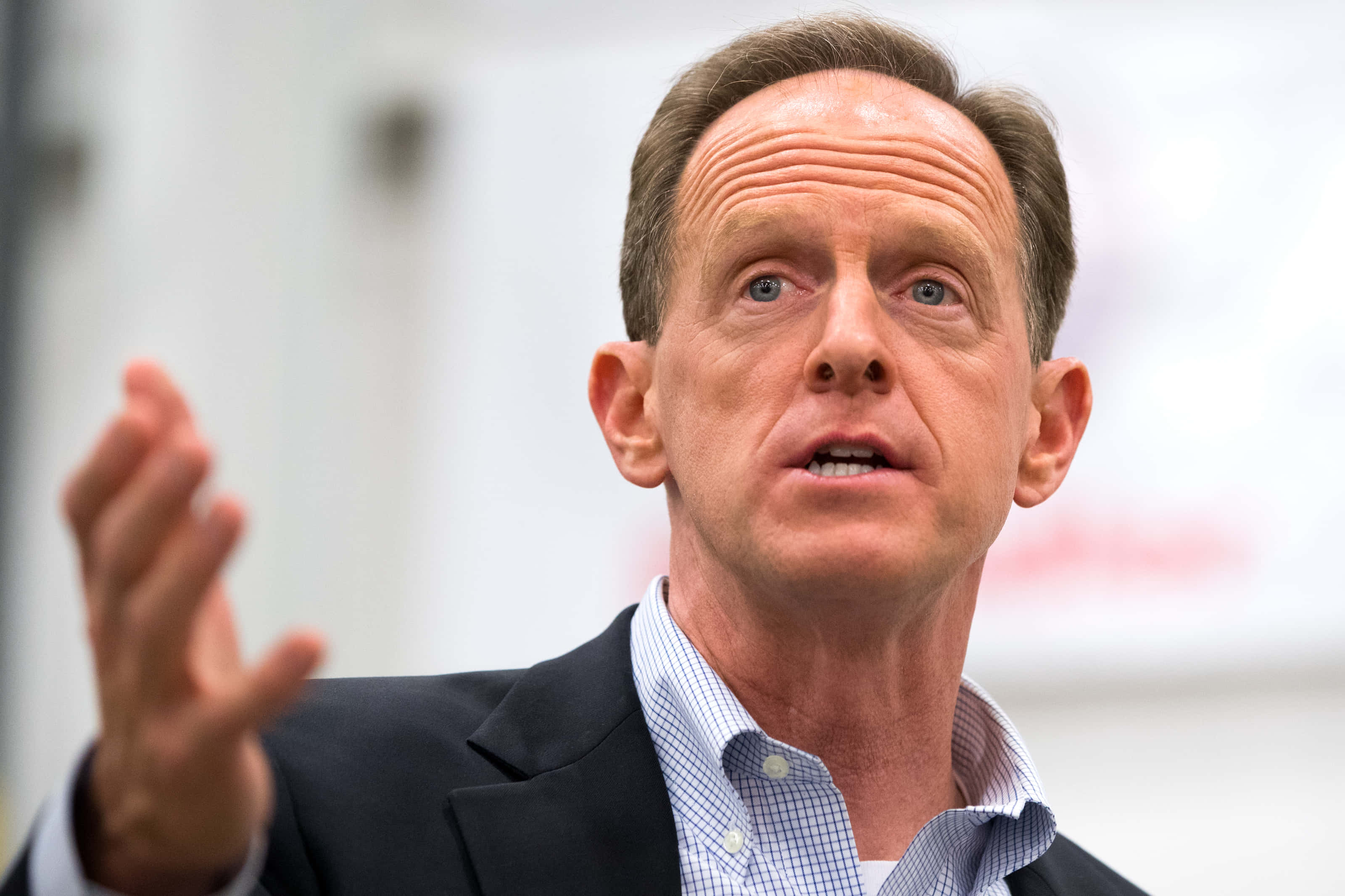 Pat Toomey, suit, crowd, 2K Desktop Wallpaper