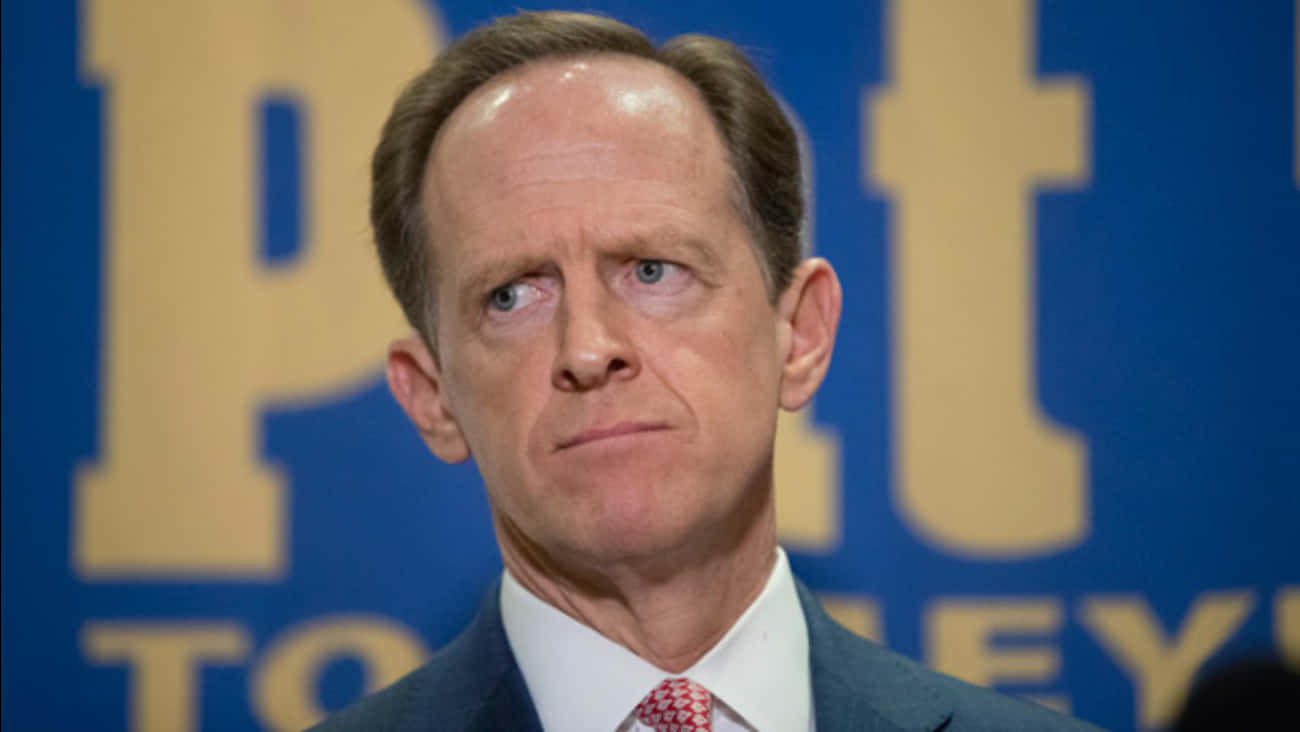 Pat Toomey, red patterned tie, blue background, HD Desktop Wallpaper