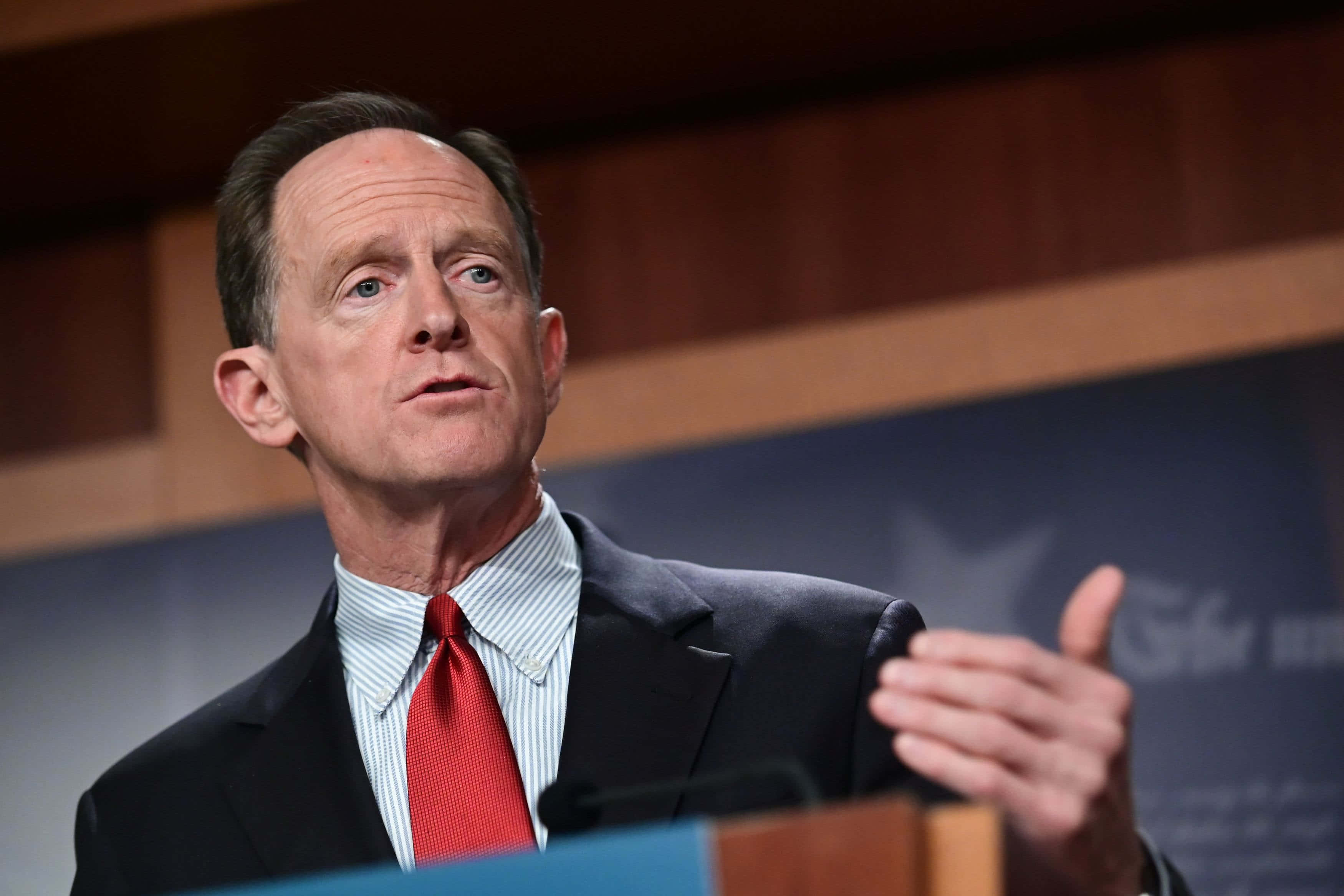 Pat Toomey, dark suit, red tie, 2K Desktop Wallpaper