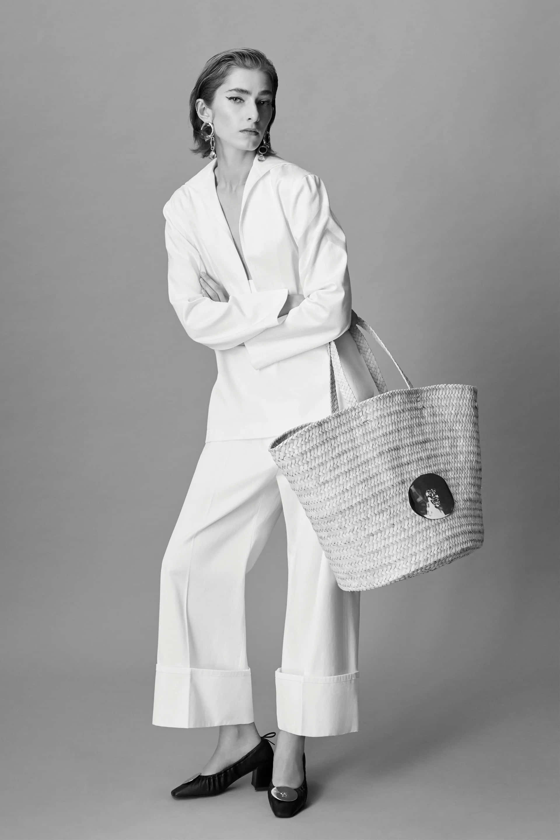 Patou, all white outfit, woven tote bag, 2K Phone Wallpaper