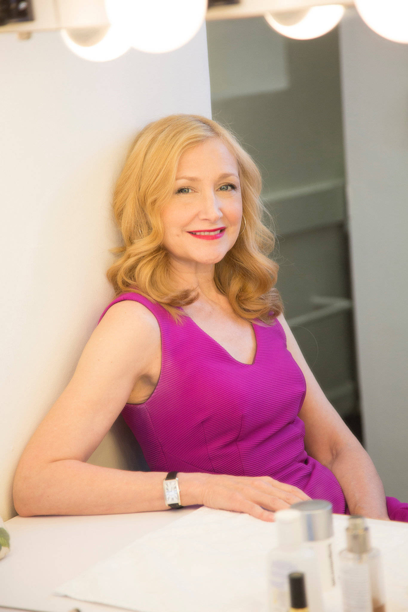 Patricia Clarkson, magenta dress, blonde hair, Full HD Phone Wallpaper