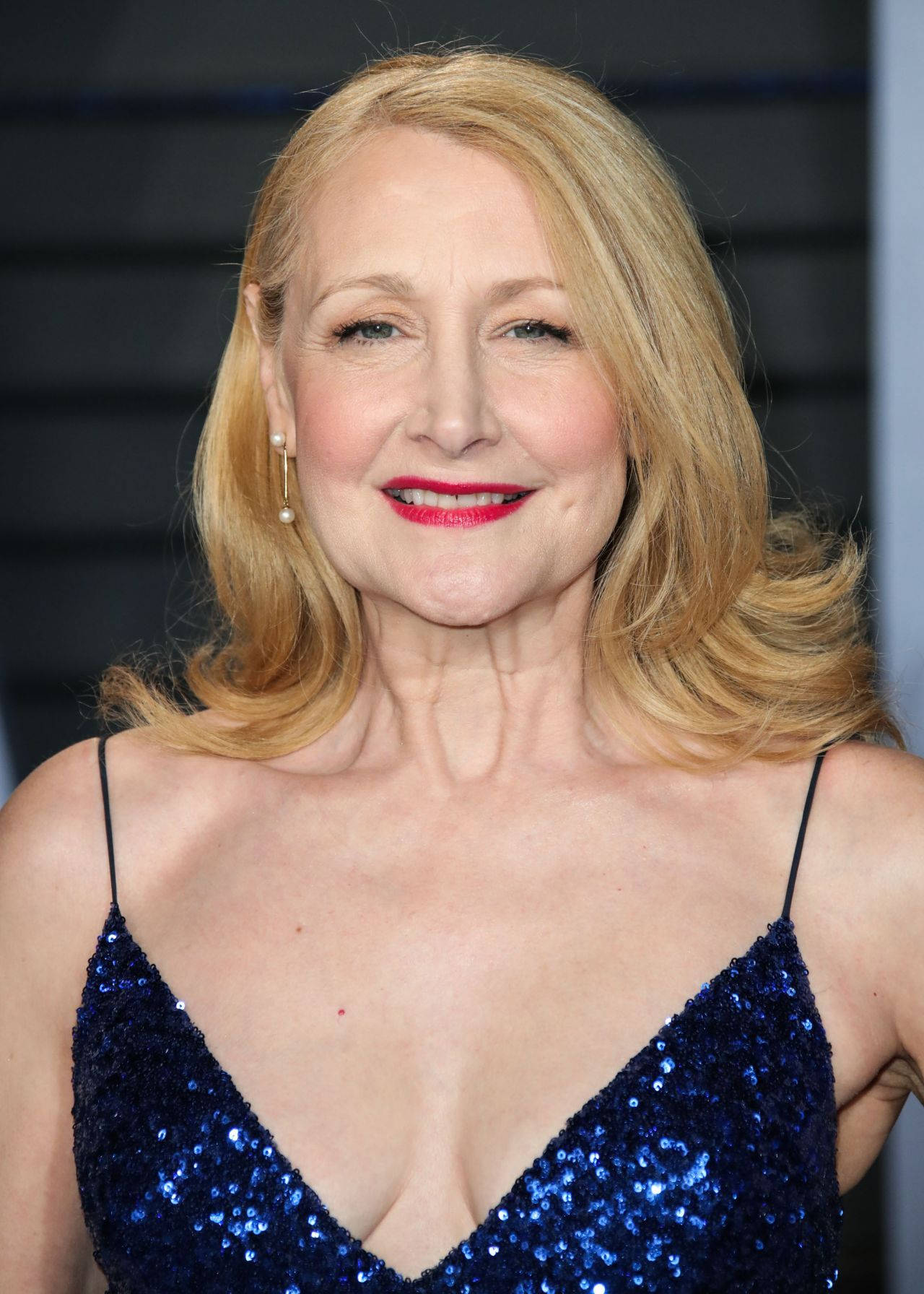 Patricia Clarkson, sparkling blue sequined dress, blonde hair, HD Phone Wallpaper