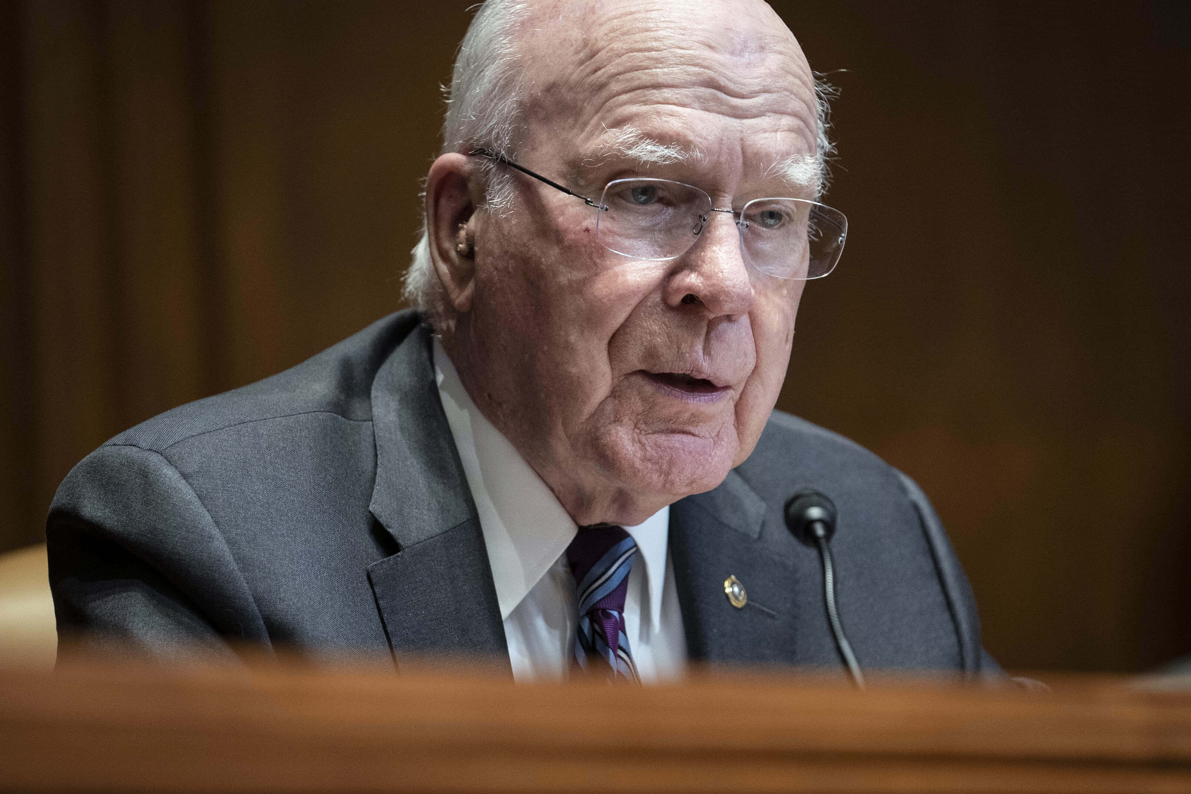 Patrick Leahy, gray suit, glasses, 4K Desktop Wallpaper