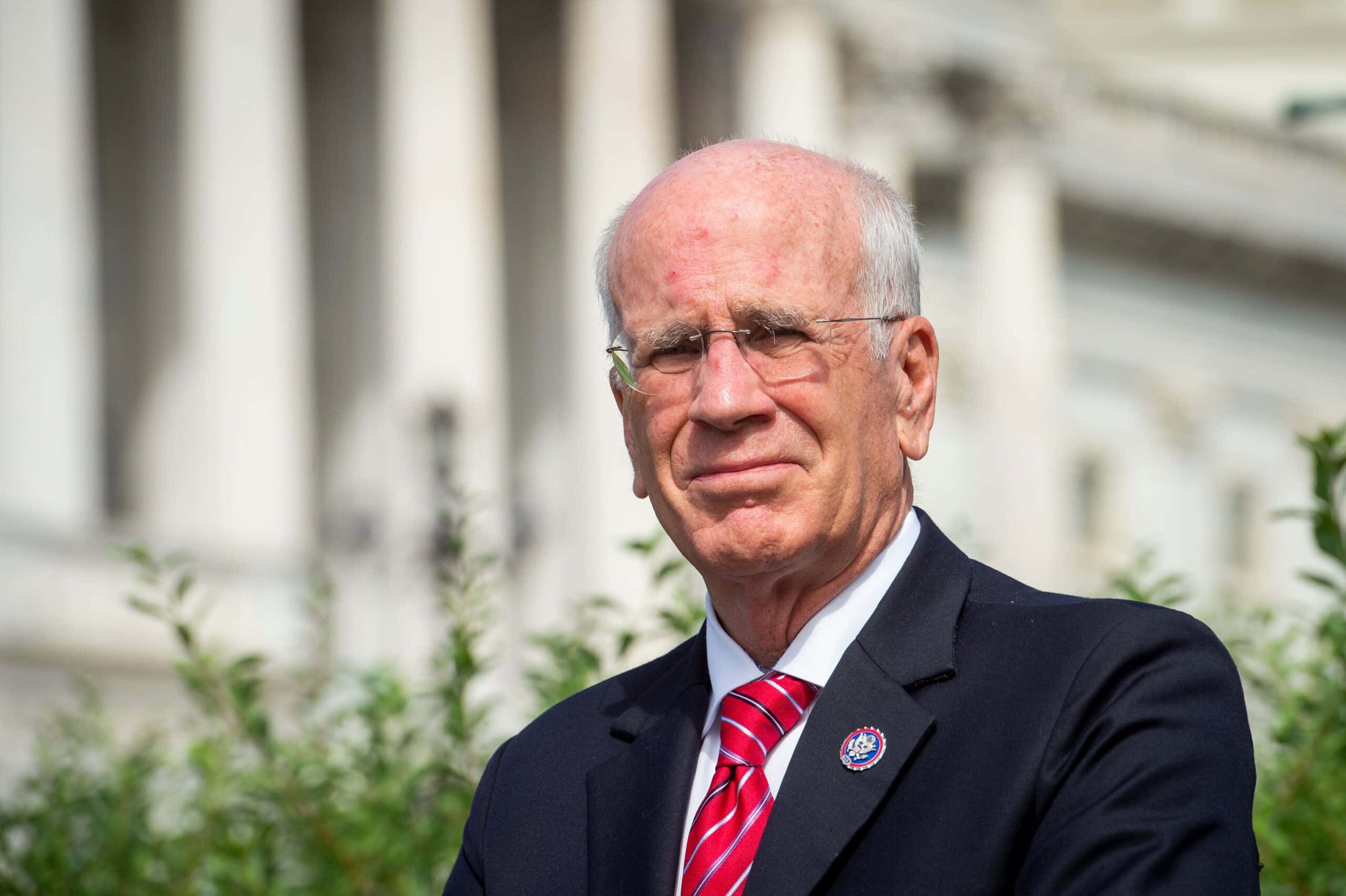 Patrick Leahy, dark suit, red striped tie, 2K Desktop Wallpaper