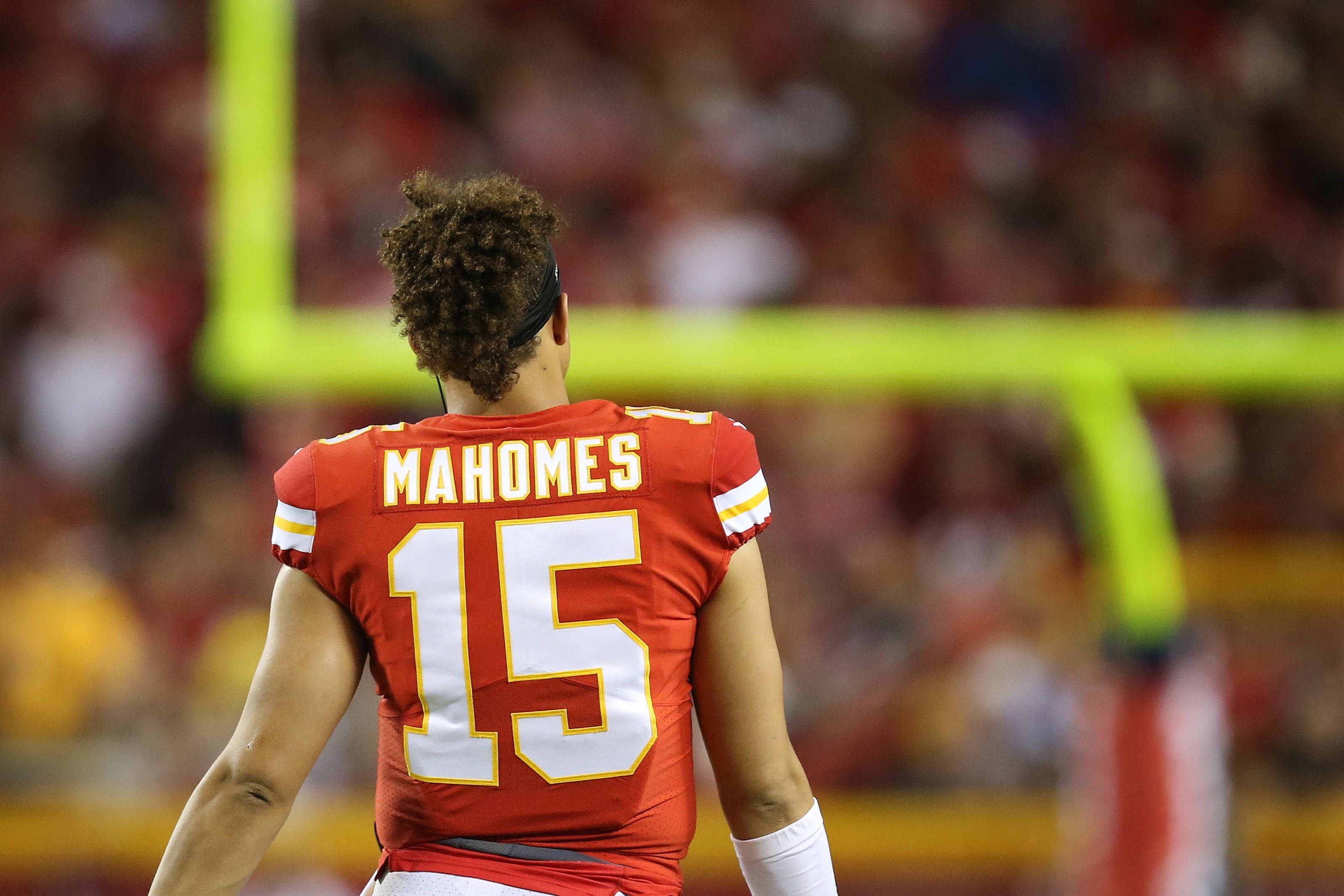 Patrick Mahomes, number 15, red jersey, 2K Desktop Wallpaper