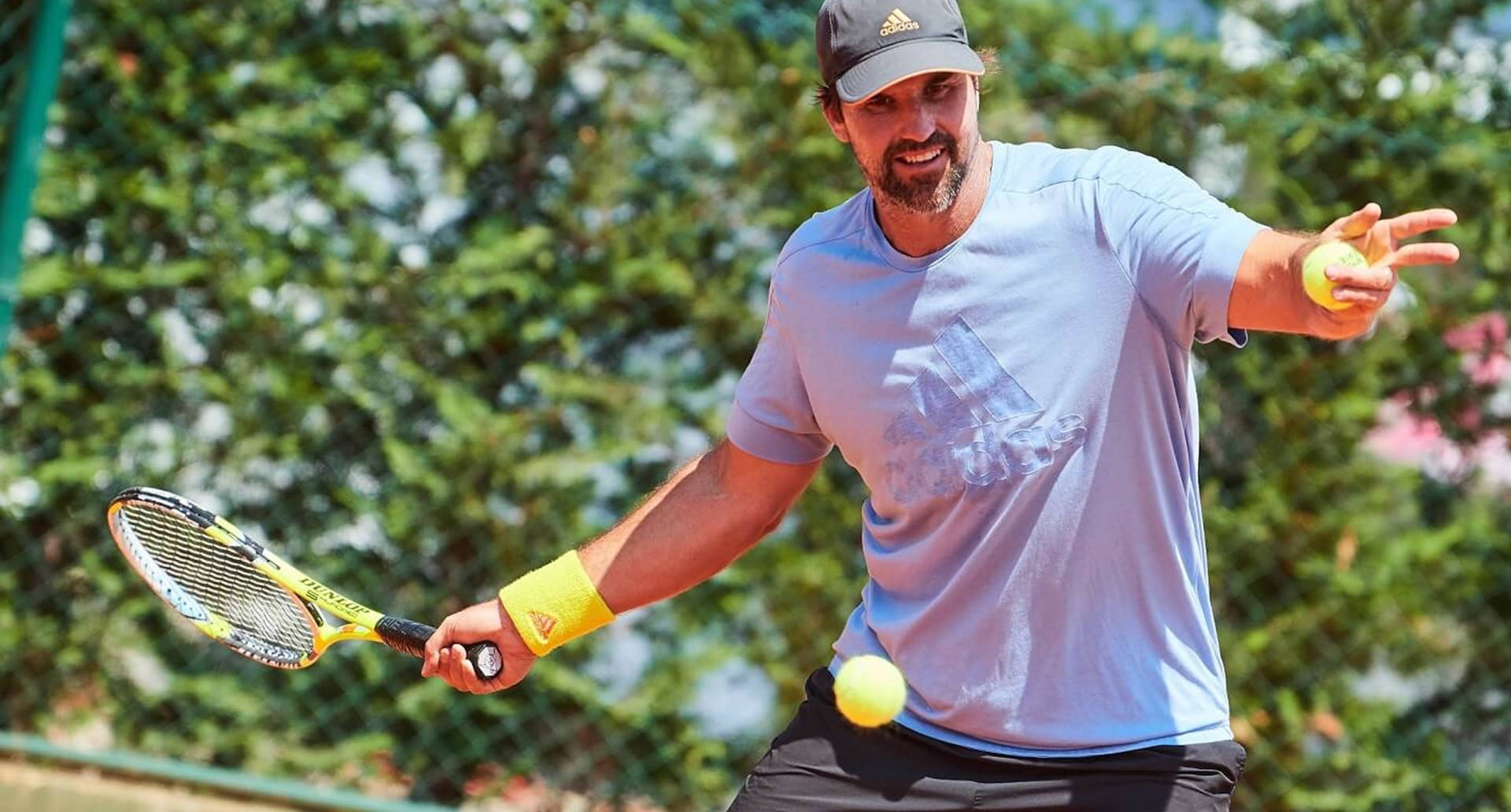 Patrick Rafter, yellow tennis racket, light blue shirt, Full HD Desktop Wallpaper