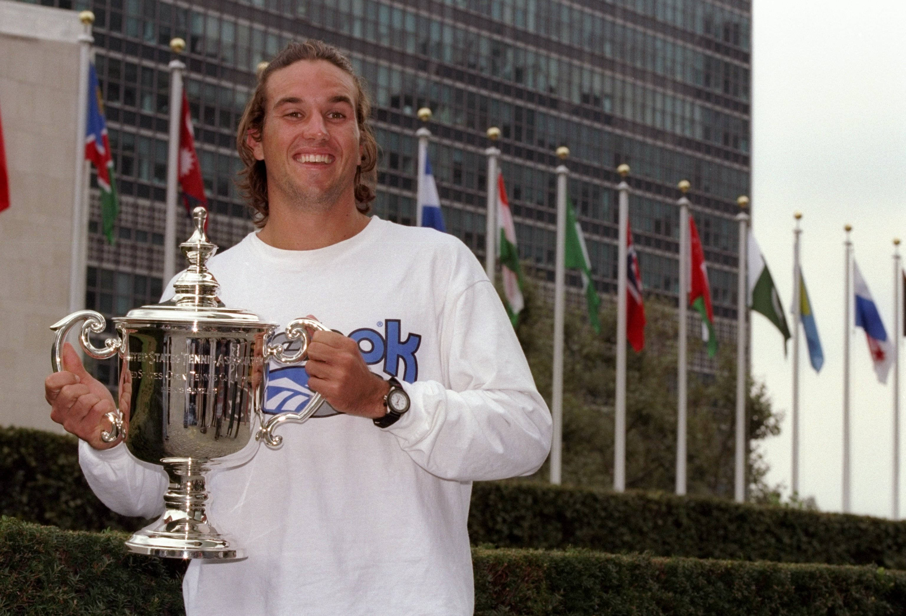 Patrick Rafter, silver trophy, international flags, 2K Desktop Wallpaper