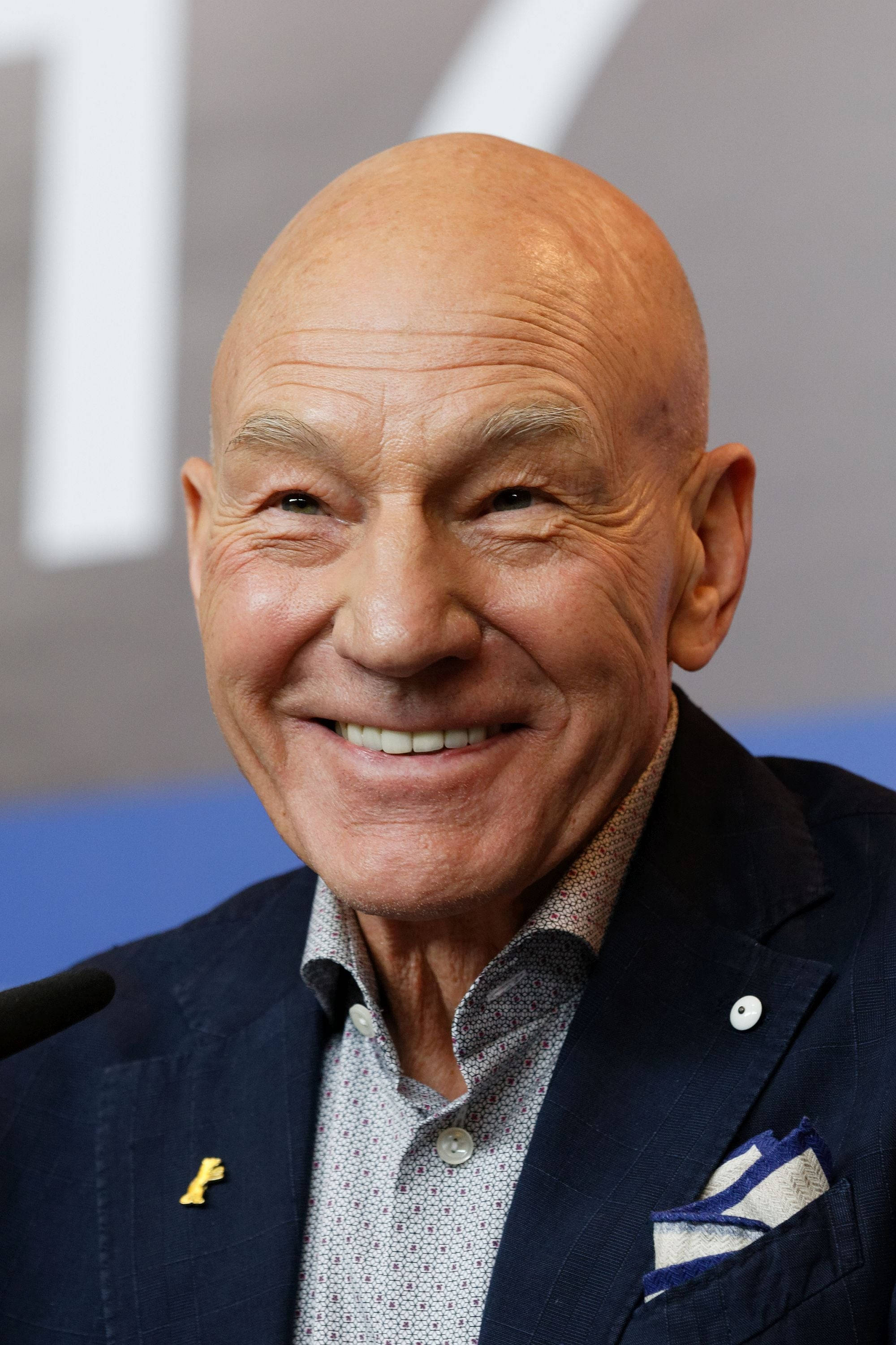 Patrick Stewart, bald, deep wrinkles, 2K Phone Wallpaper