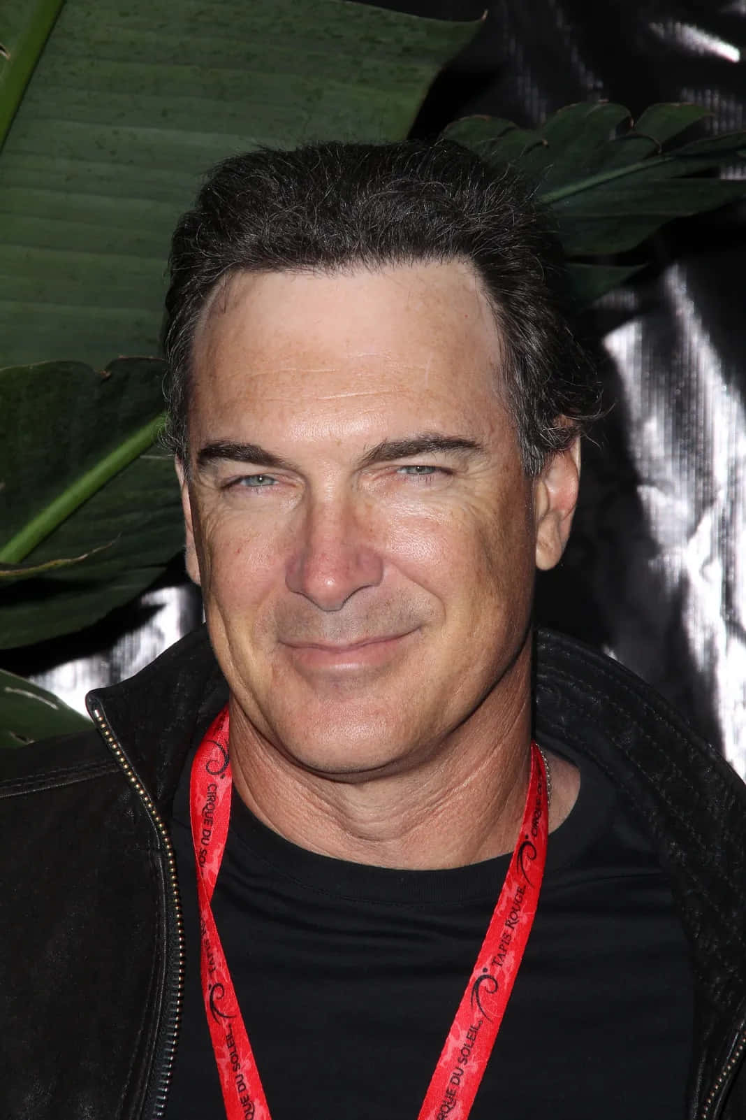 Patrick Warburton, black leather jacket, red lanyard, HD Phone Wallpaper