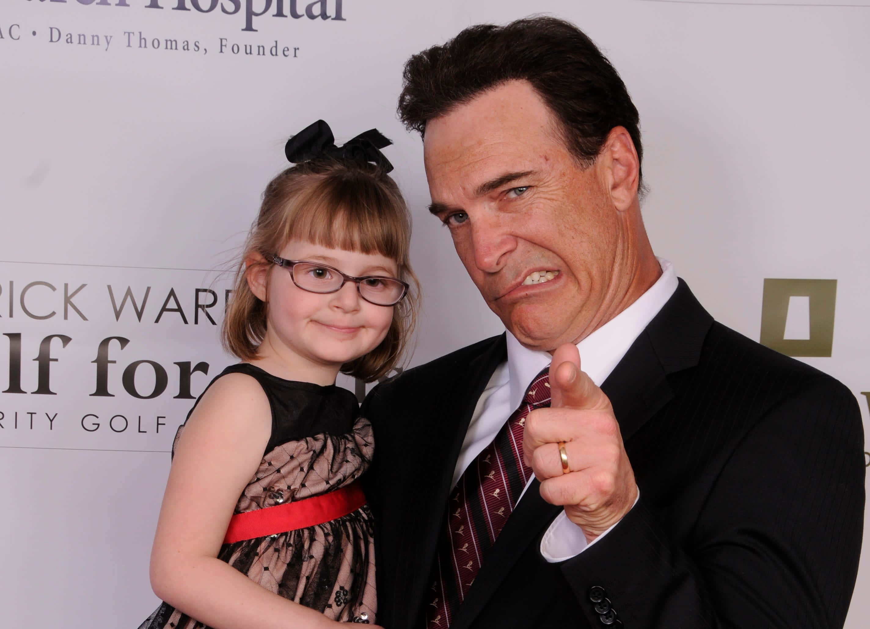 Patrick Warburton, suit, playful face, 2K Desktop Wallpaper
