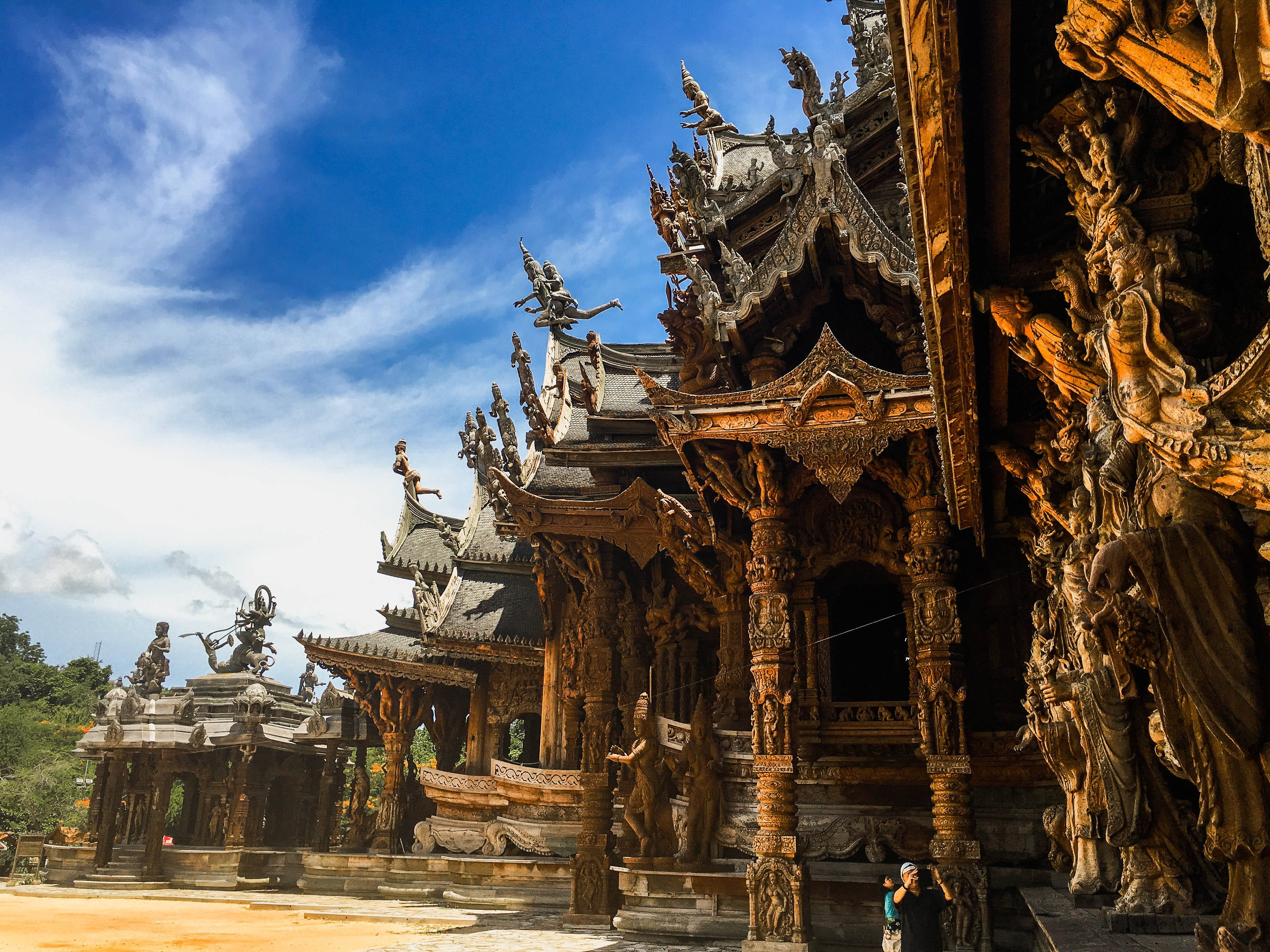 Pattaya, temple, intricately carved wooden temple, 4K Desktop Wallpaper