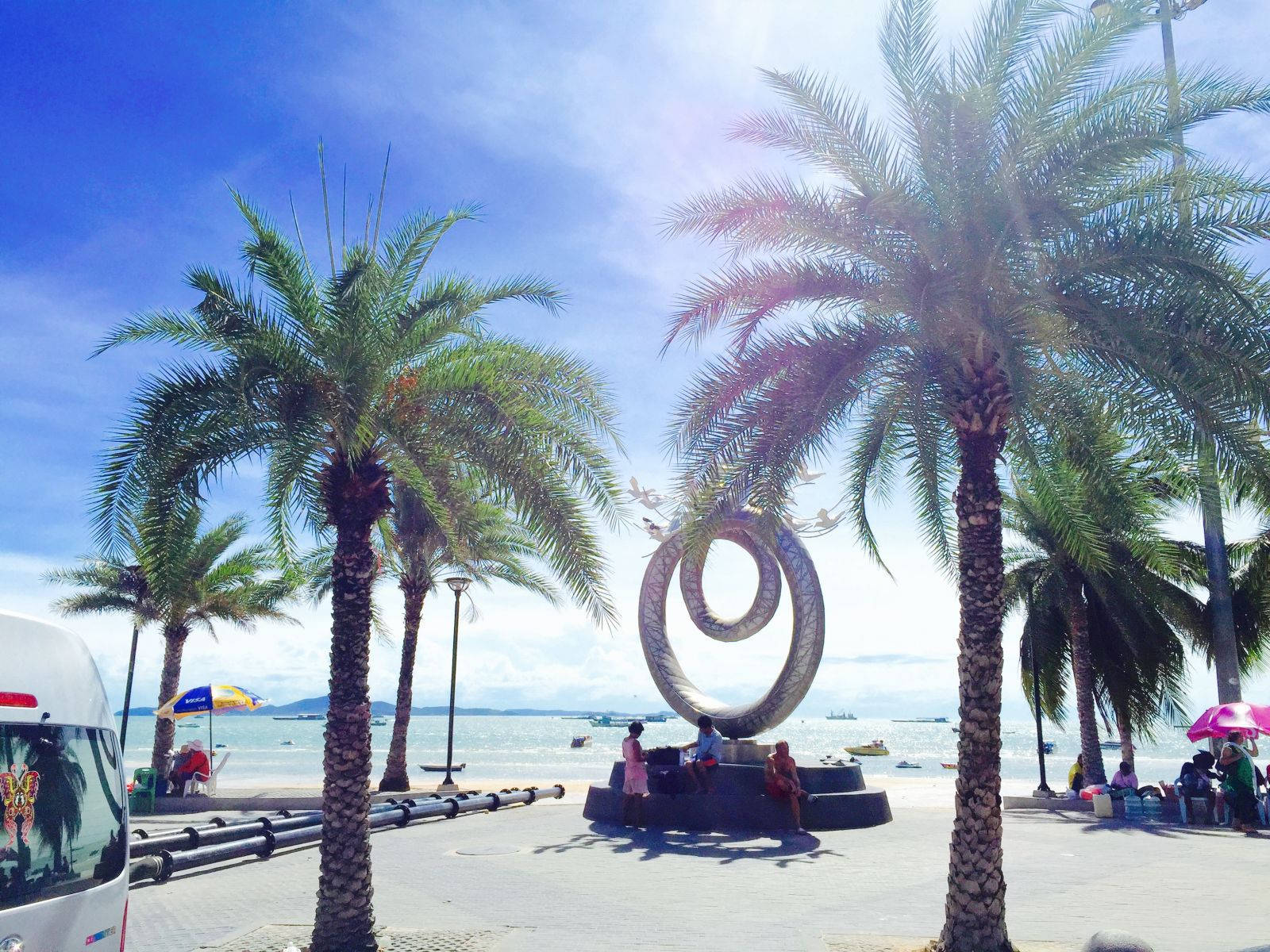 Pattaya, palm trees, coastal plaza, HD Desktop Wallpaper