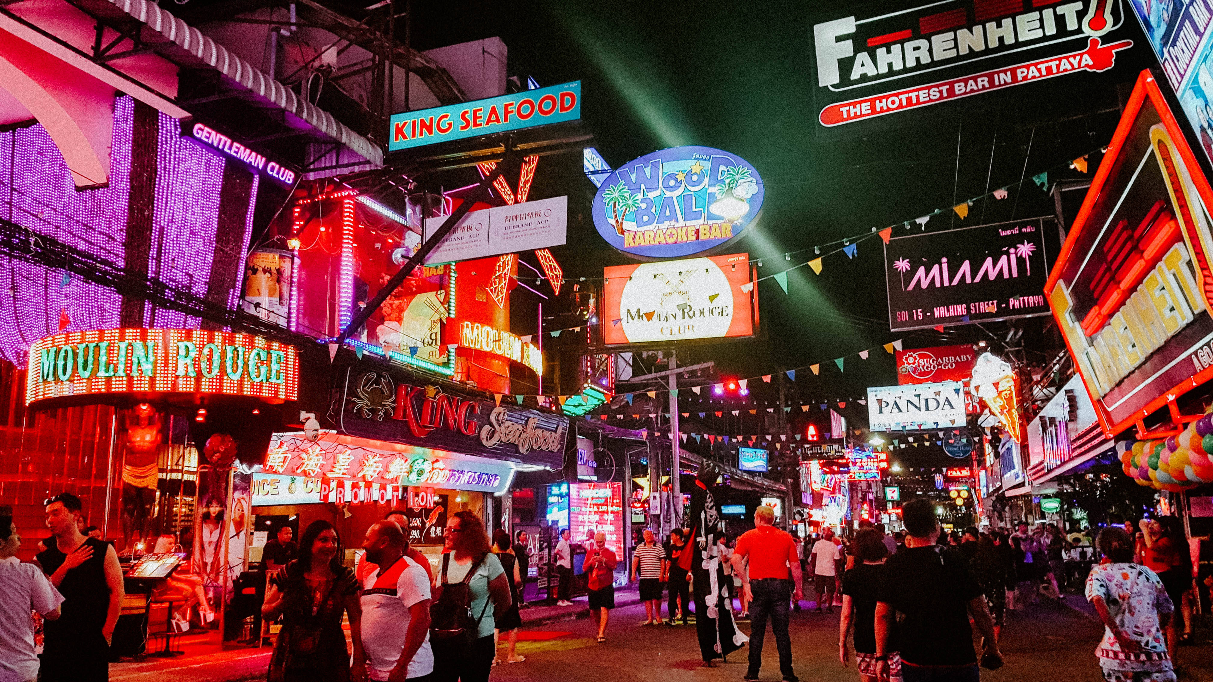 Pattaya, neon lights, night, 4K Desktop Wallpaper