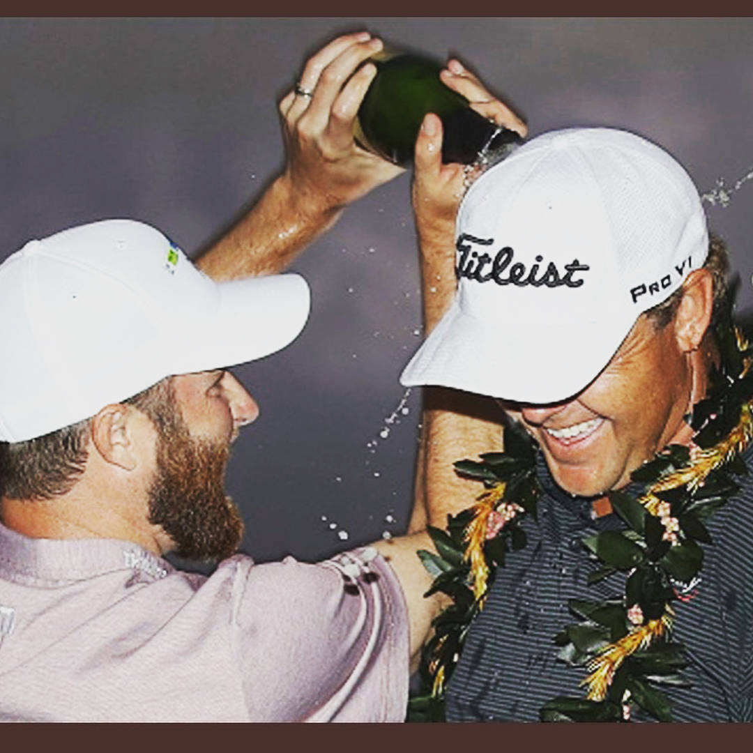 Patton Kizzire, champagne bottle spray, dark backdrop, SD Desktop Wallpaper