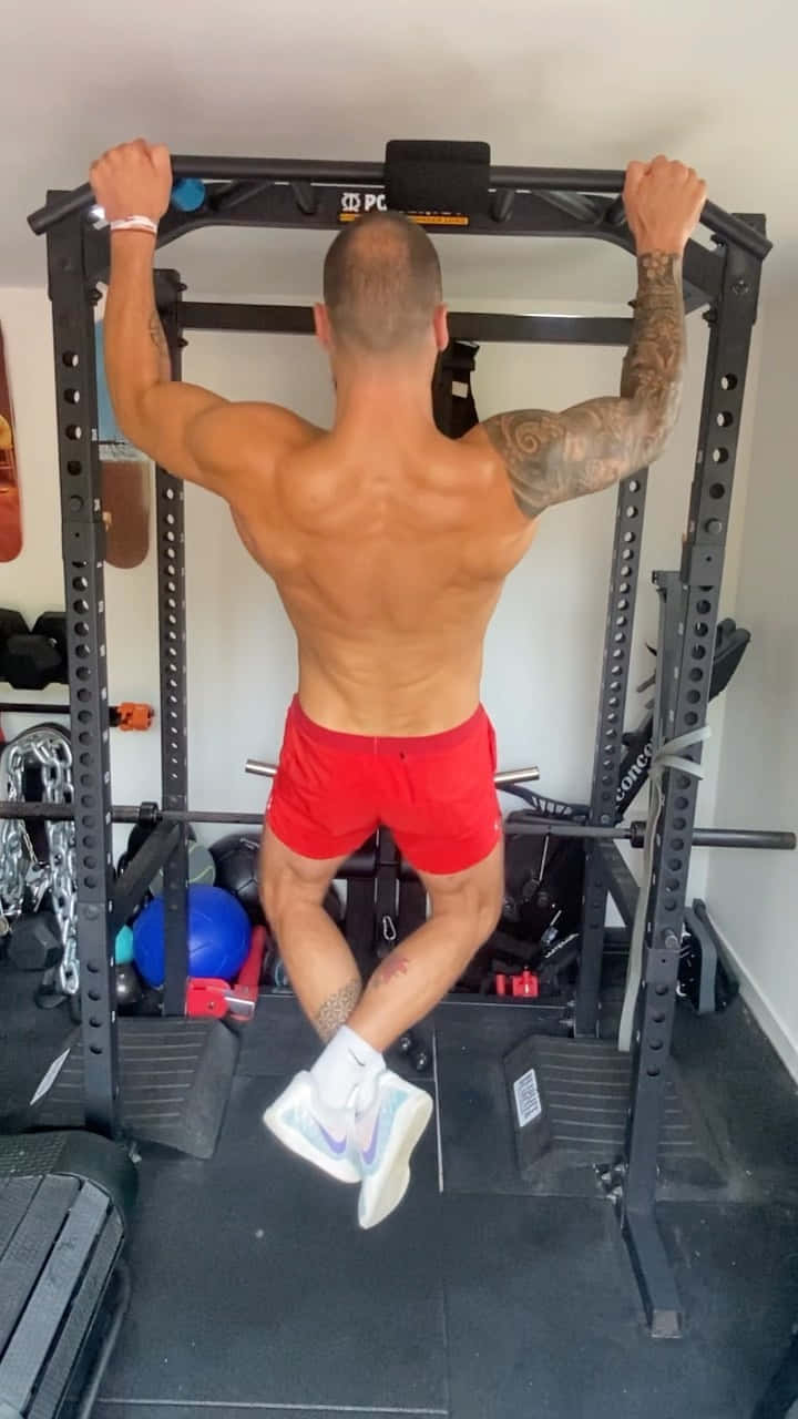Paul Craig, pull-up bar, red shorts, HD Phone Wallpaper