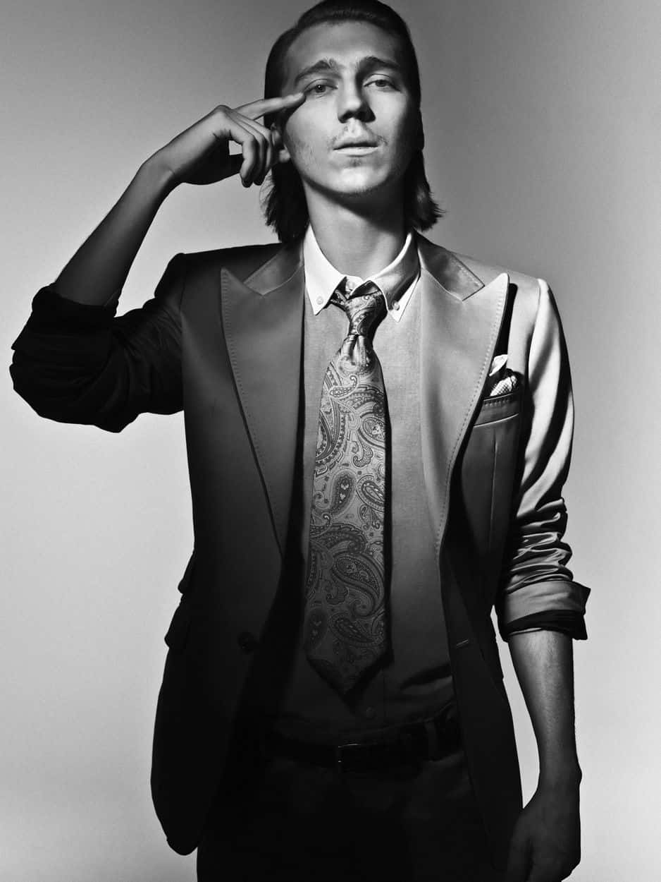 Paul Dano, suit, patterned tie, SD Phone Wallpaper