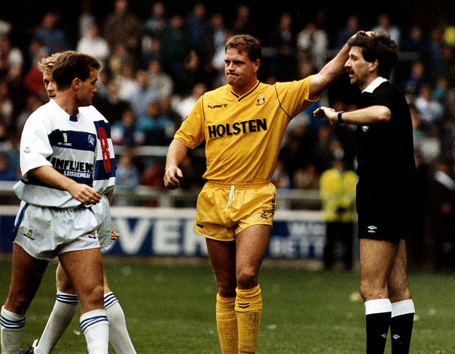 Paul Gascoigne, yellow Holsten kit, referee, HD Desktop Wallpaper
