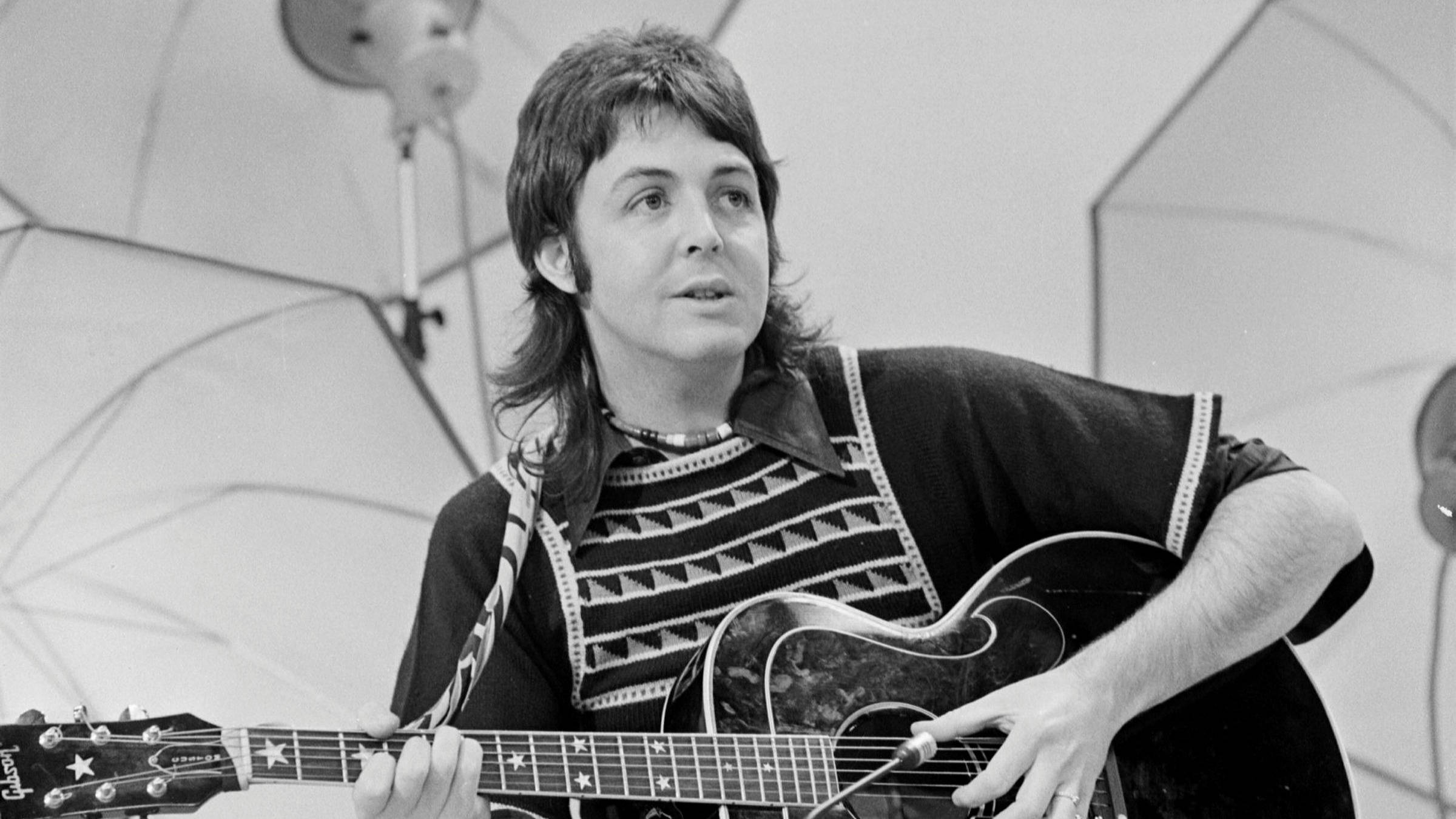 Paul McCartney, acoustic guitar, patterned shirt, Full HD Desktop Wallpaper