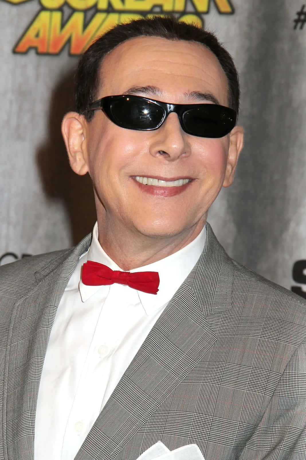 Paul Reubens, gray plaid suit, red bow tie, HD Phone Wallpaper