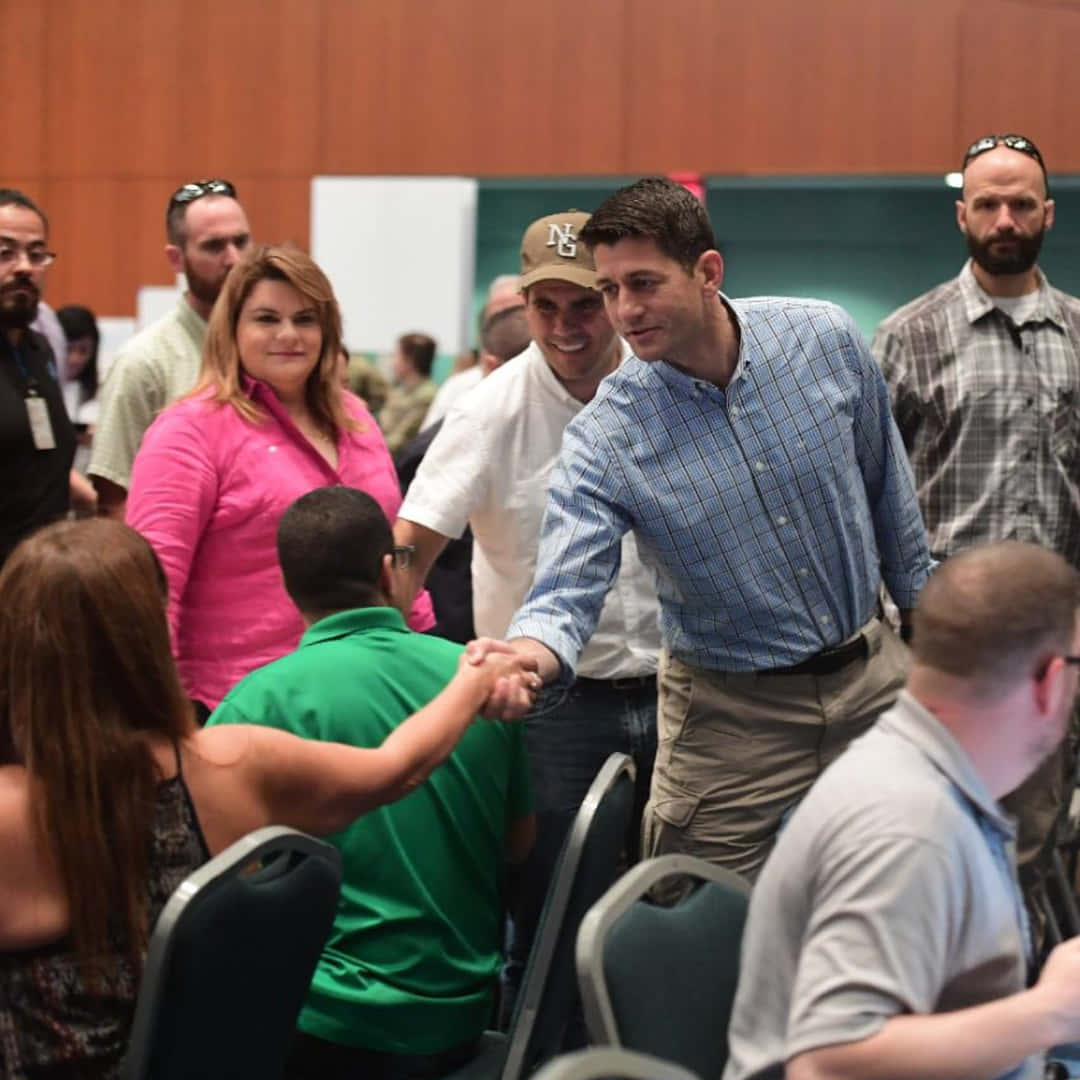 Paul Ryan, blue checkered shirt, crowded indoor event, SD Desktop Wallpaper