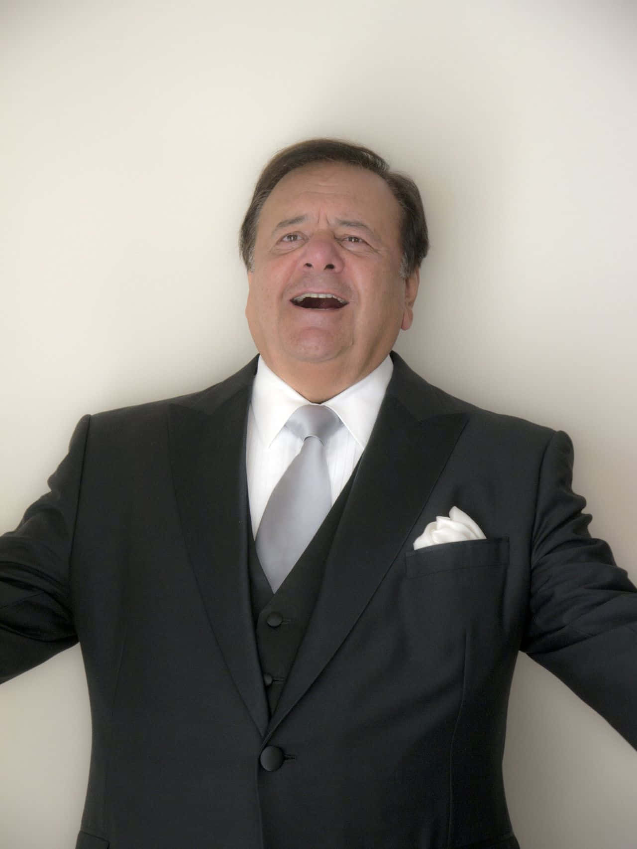 Paul Sorvino, black suit, silver tie, HD Phone Wallpaper
