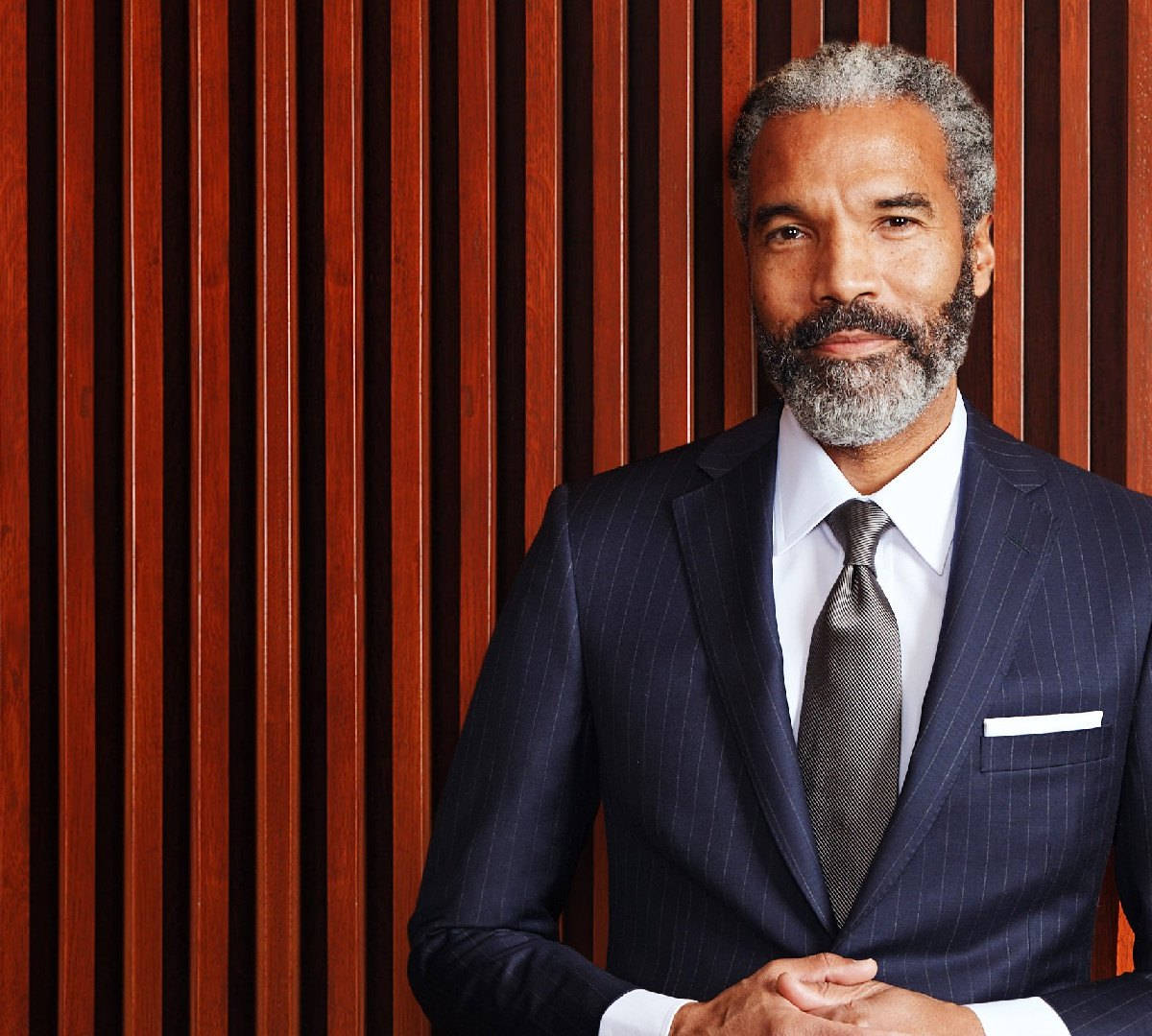 Paul Stuart, old man, navy pinstripe suit, SD Desktop Wallpaper