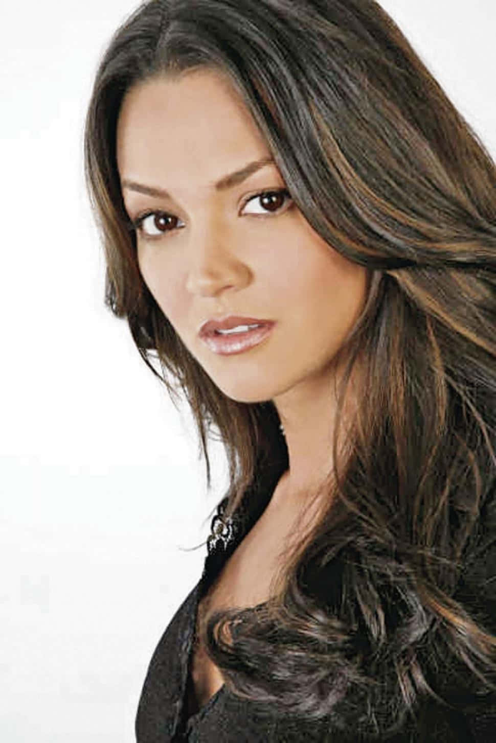 Paula Garcés, long dark brown wavy hair, intense brown eyes, HD Phone Wallpaper