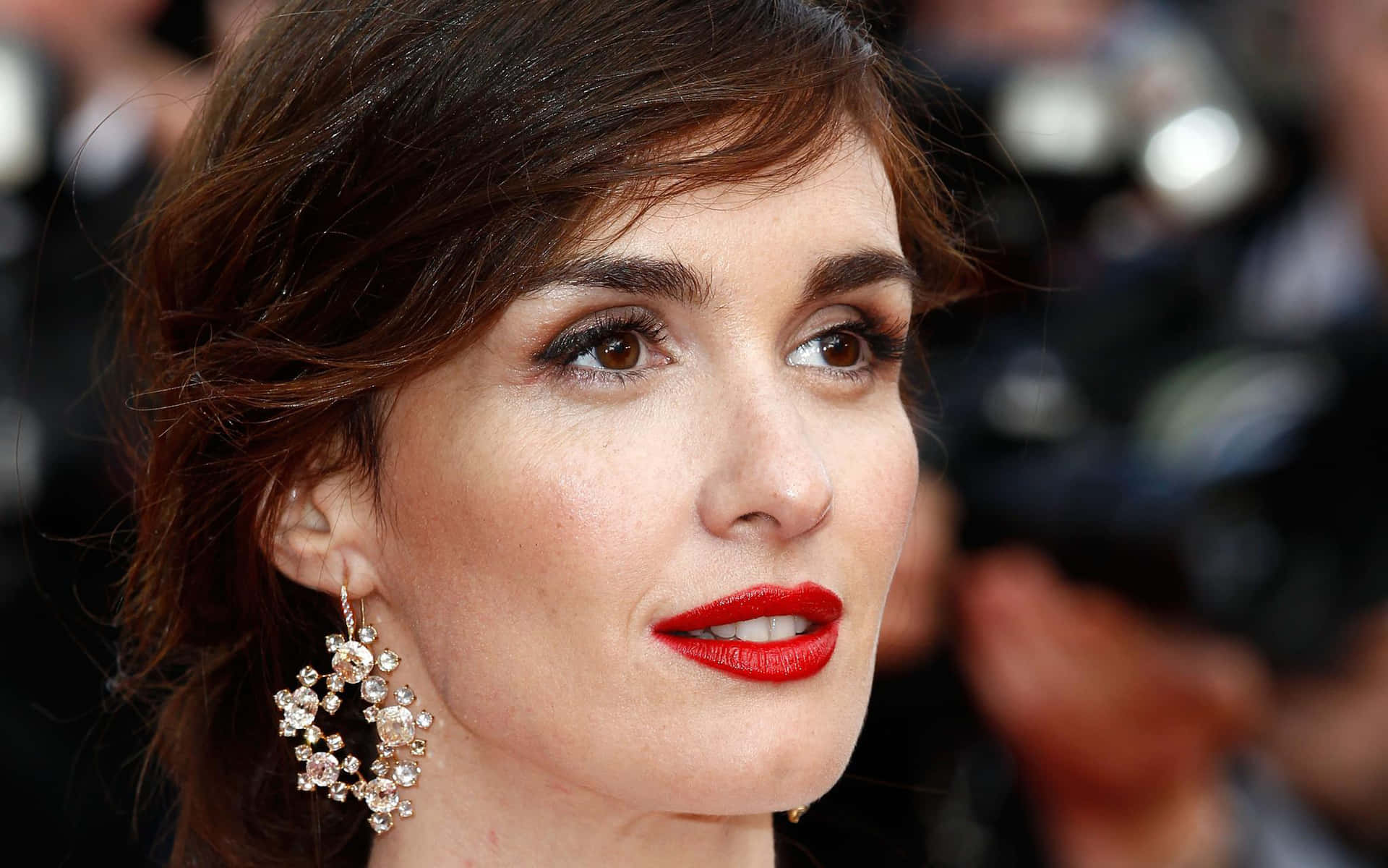 Paz Vega, bold red lips, sparkling earrings, Full HD Desktop Wallpaper