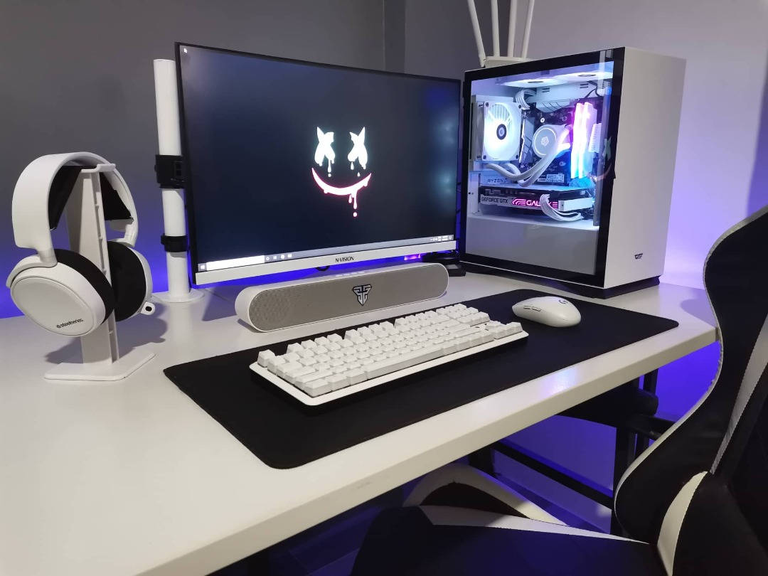 white pc, gaming setup, glowing computer case, SD Desktop Wallpaper