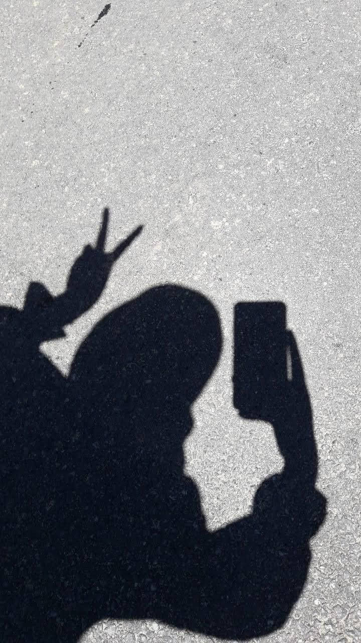 Girl Shadow, peace sign, phone, HD Phone Wallpaper