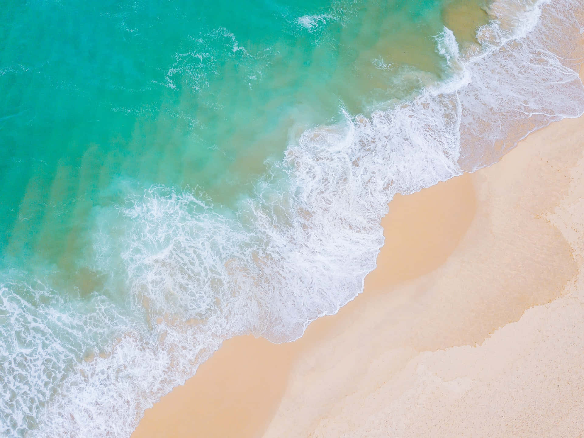 turquoise waves, golden sand, serene coastal scene, Full HD Desktop Wallpaper