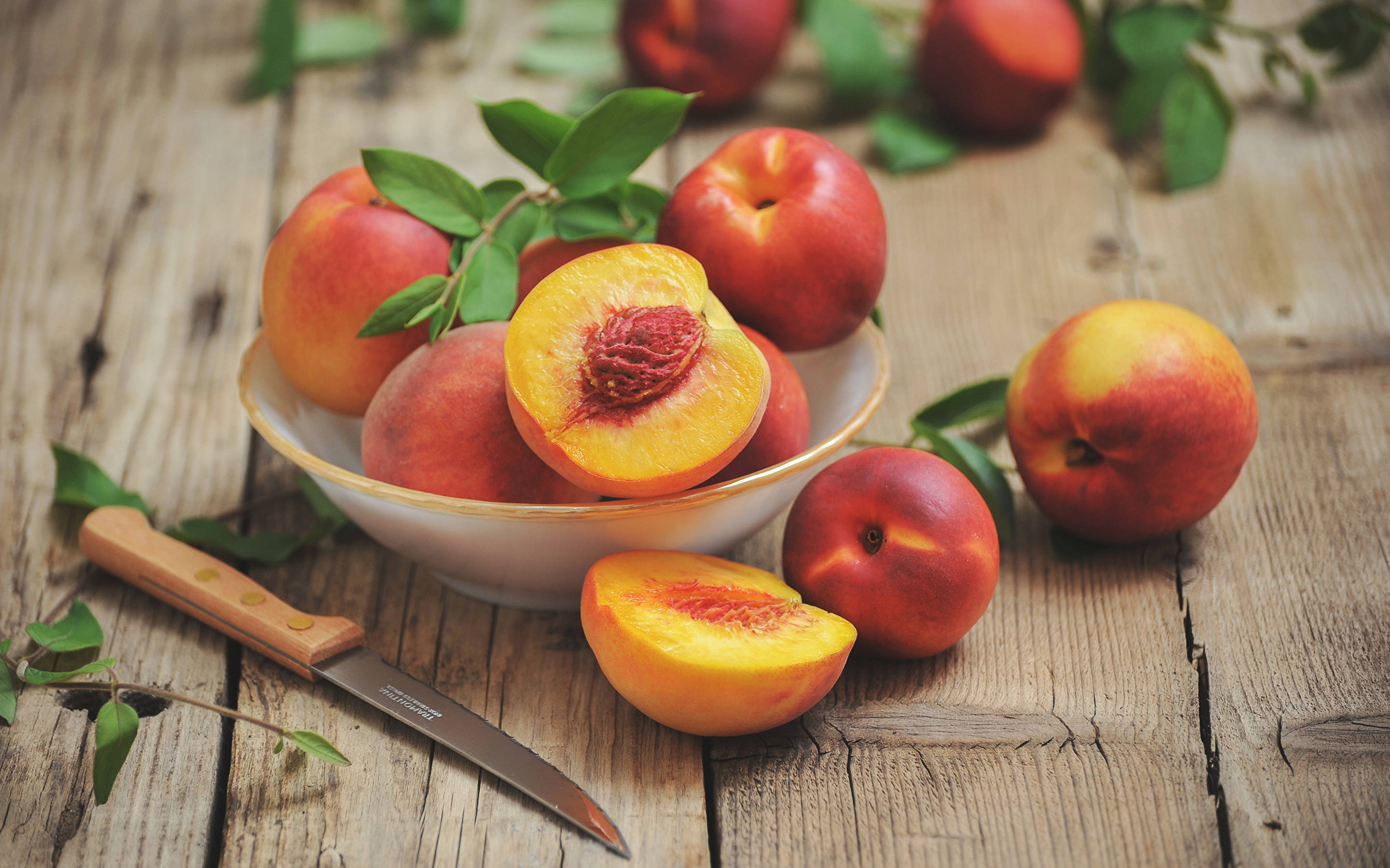 peach, nectarine, green leaves, 2K Desktop Wallpaper