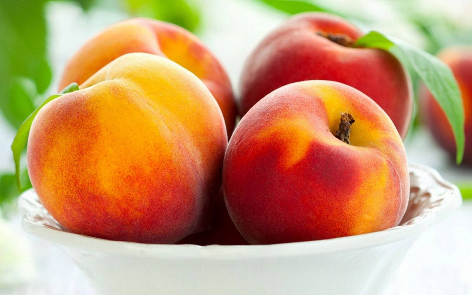 Four Peach Aesthetic Laptop, peaches, red and yellow hues, HD Desktop Wallpaper