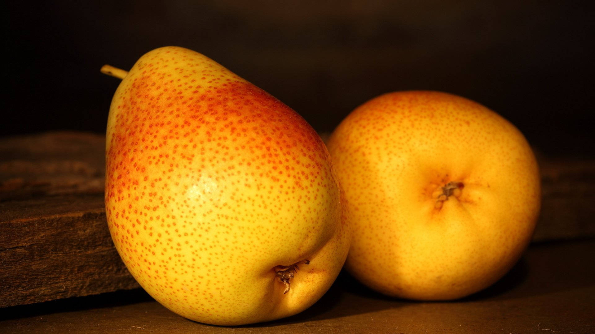 reddish pear fruits, golden skin, red speckled, Full HD Desktop Wallpaper