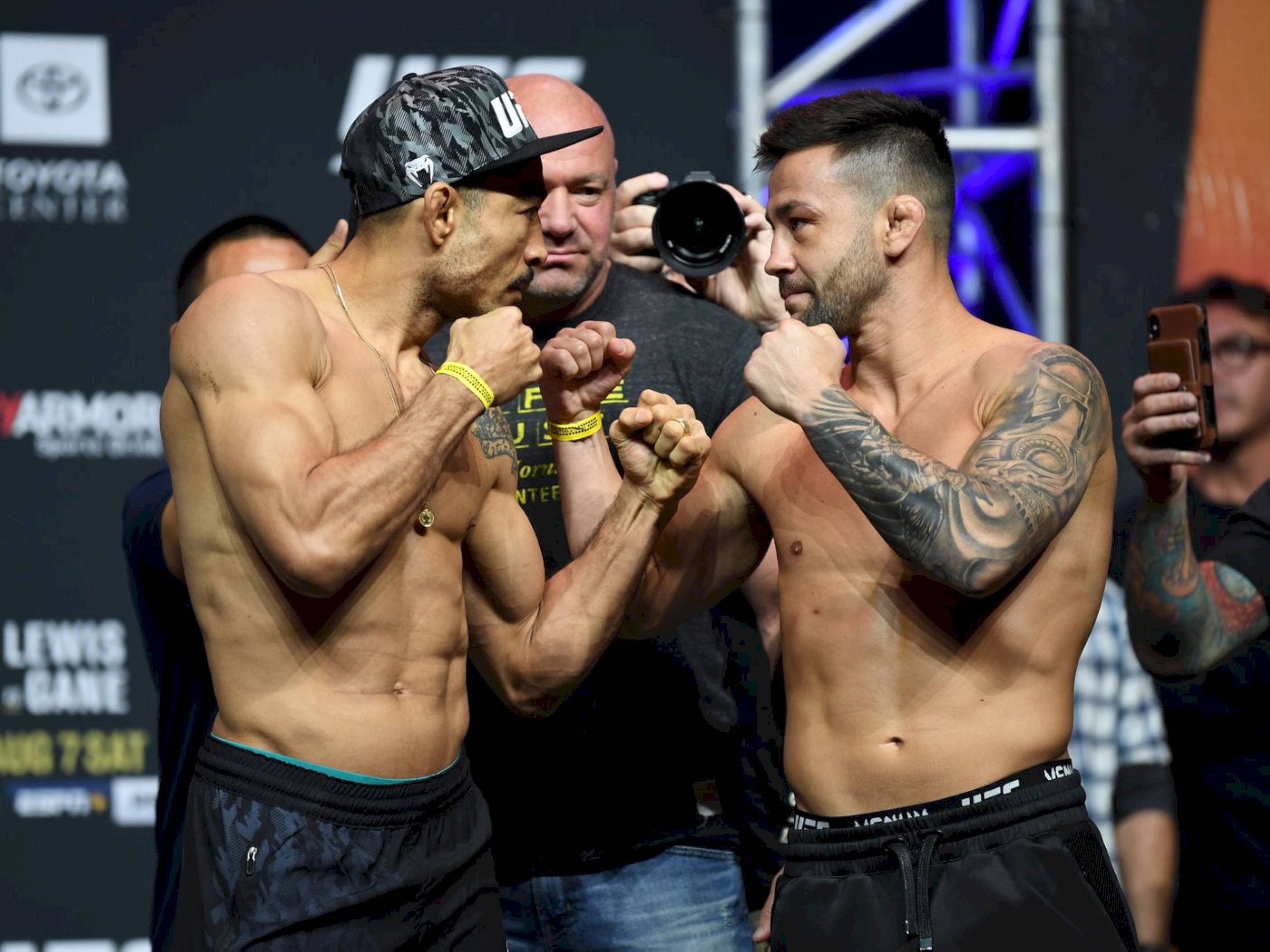 Pedro Munhoz, fists up, arena lights, Full HD Desktop Wallpaper