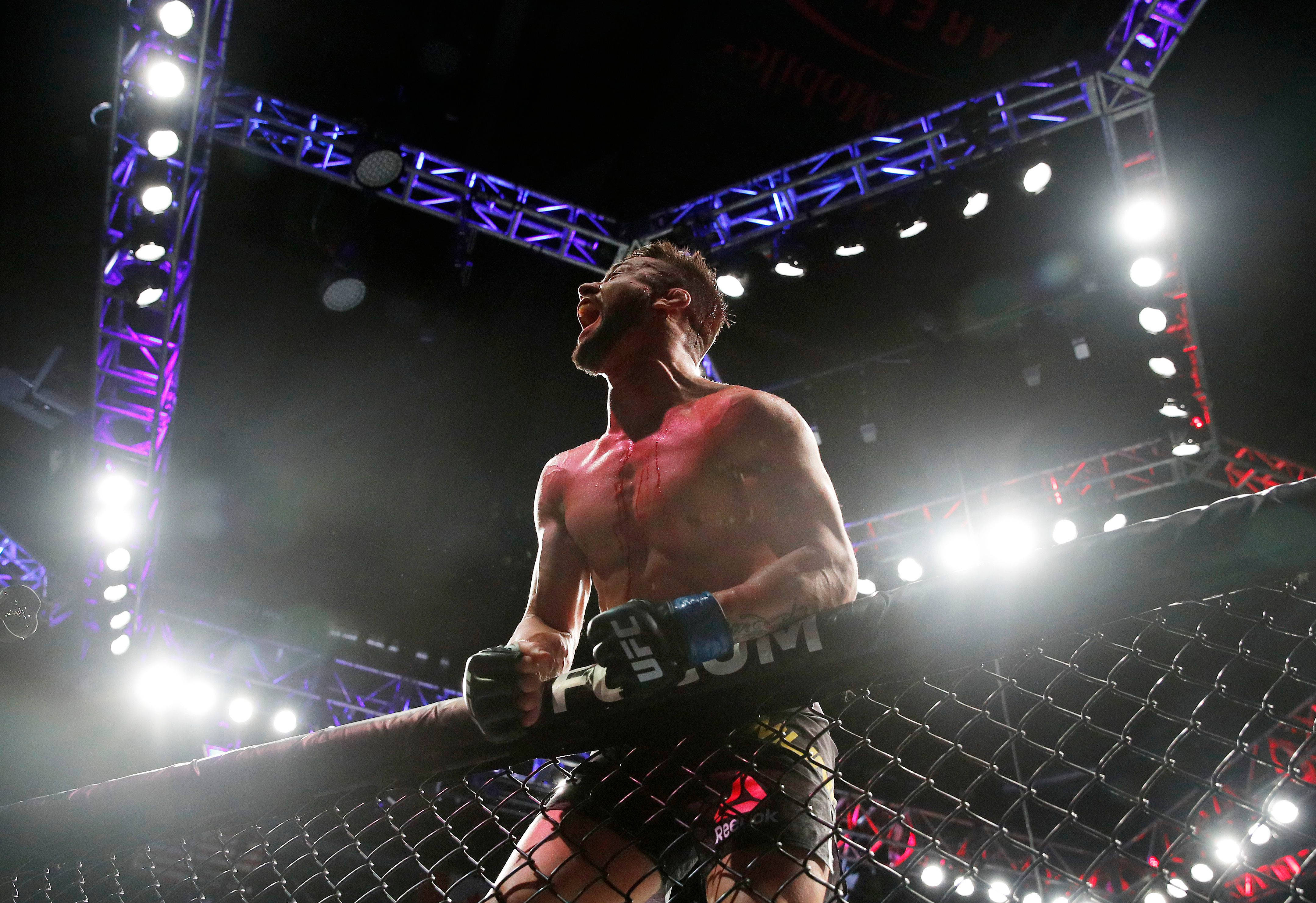 Pedro Munhoz, mixed martial artist, octagon fence, 4K Desktop Wallpaper