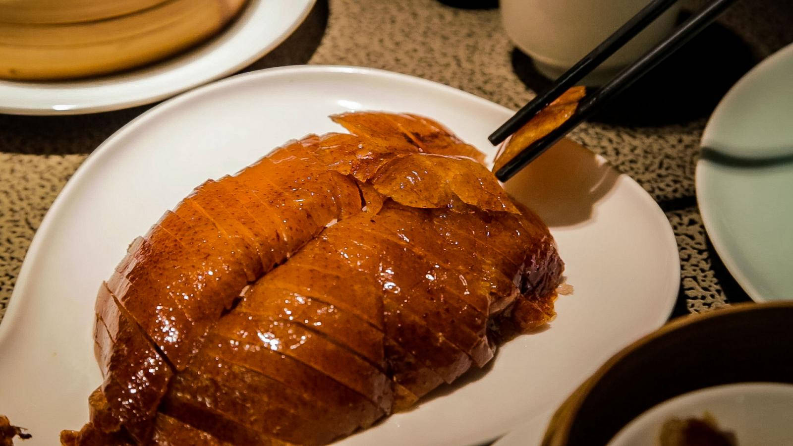Peking Duck, crispy skin, chopsticks, HD Desktop Wallpaper