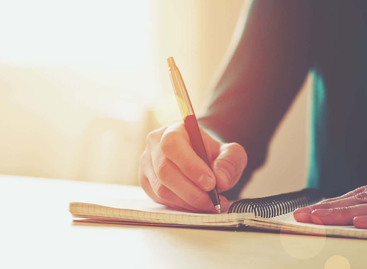 gold and black fountain pen, warm sunlight, window, SD Desktop Wallpaper