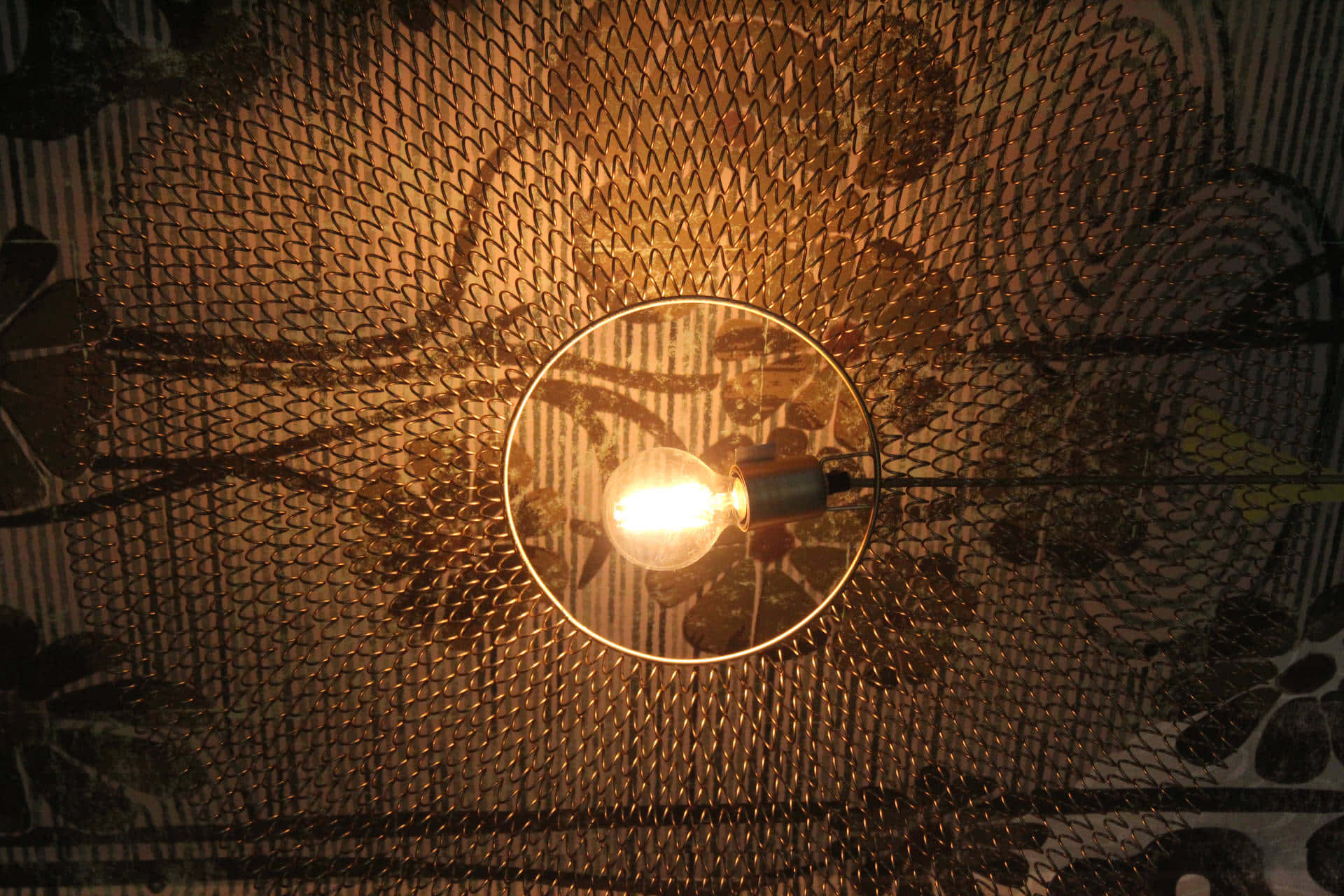 modern pendant light, textured metal mesh ceiling, floral patterned fabric, Full HD Desktop Wallpaper