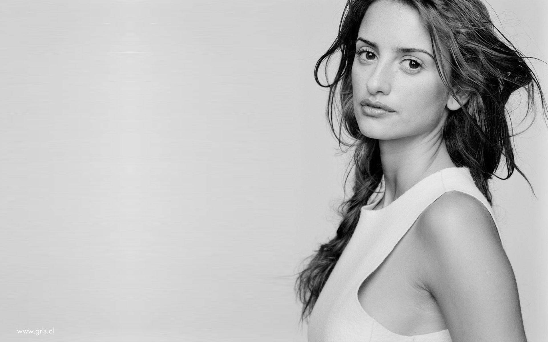 Penelope Cruz, black and white portrait, windswept hair, Full HD Desktop Wallpaper