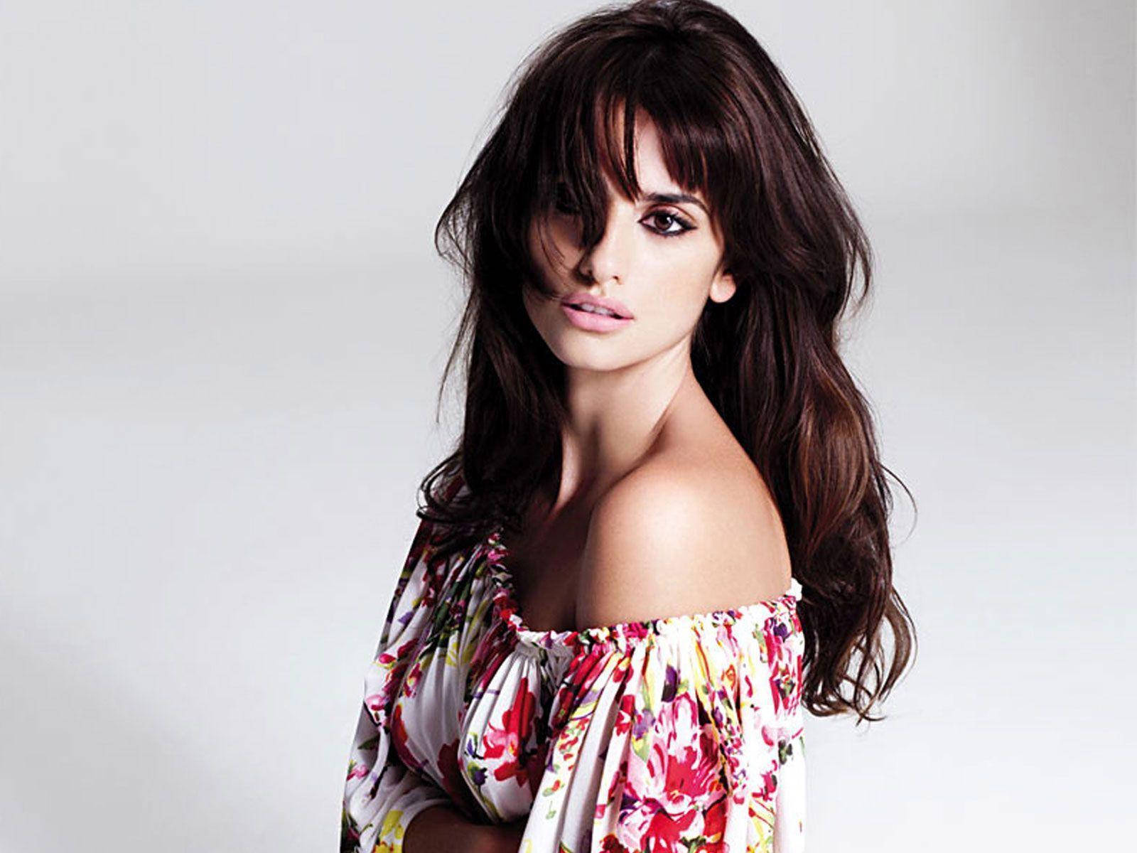 Penelope Cruz, floral off-shoulder top, long dark hair, HD Desktop Wallpaper