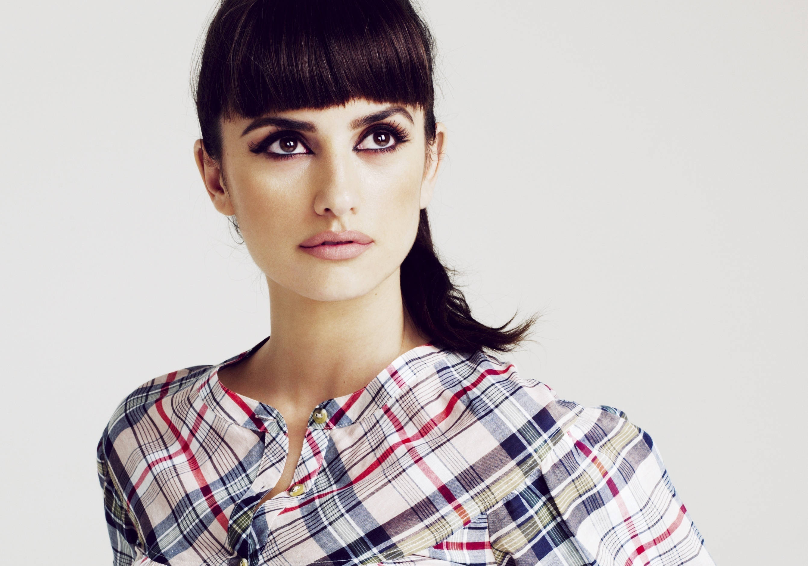 Penelope Cruz, dark hair, bangs, 2K Desktop Wallpaper